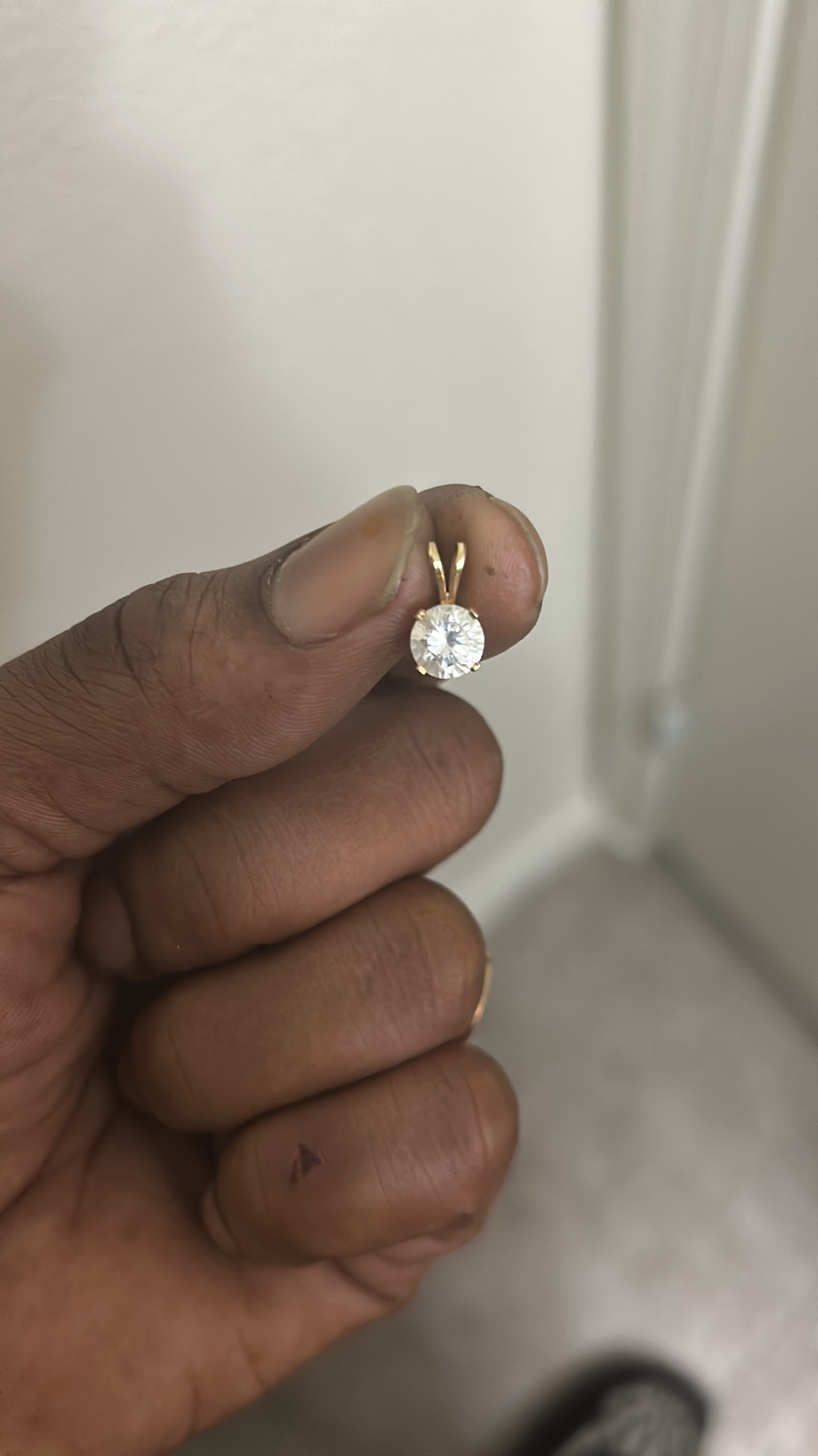 Round Solitaire Diamond Pendant in 14k Yellow Gold