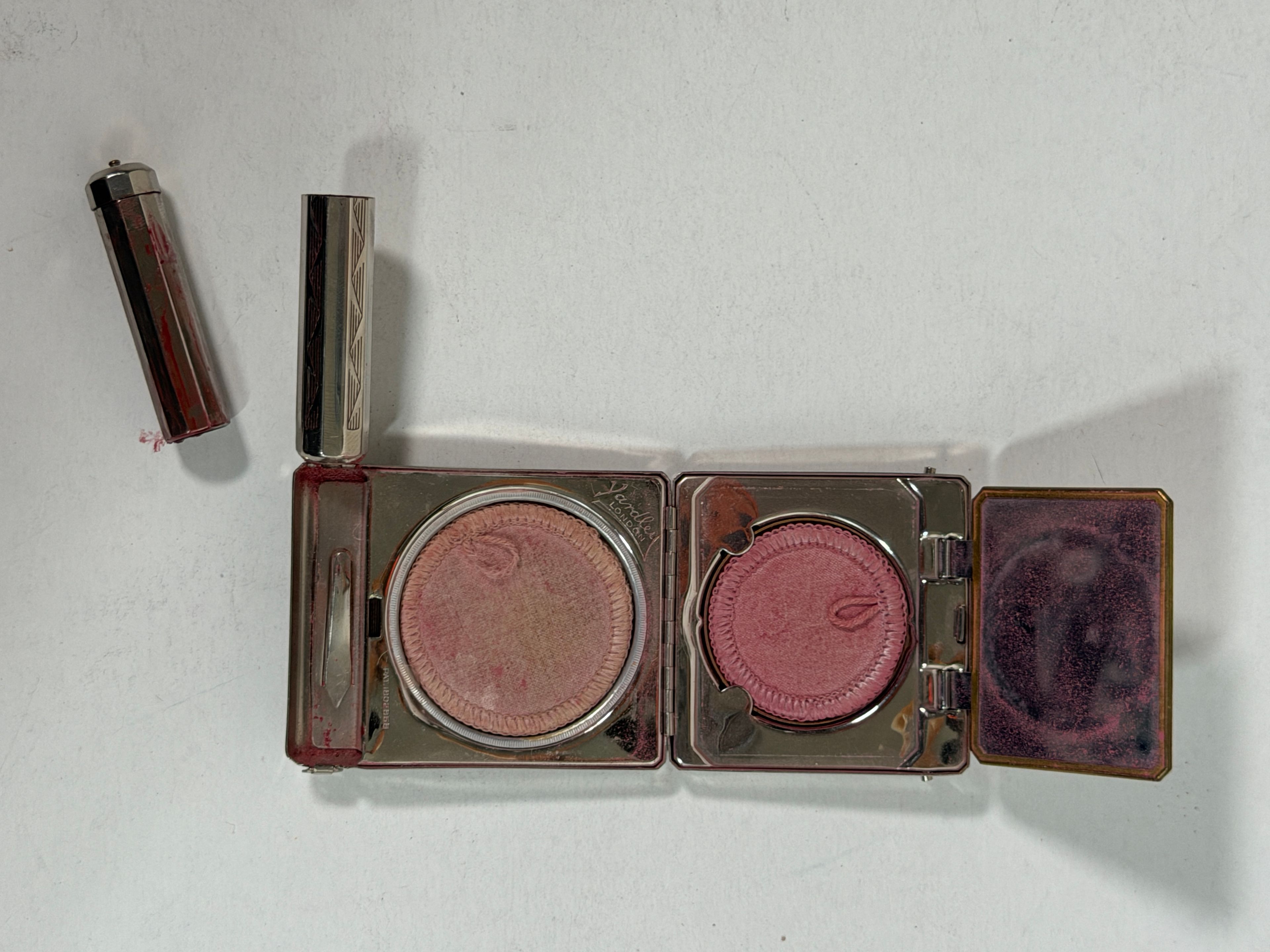 Vintage 1950s Yardley of London "Evening Lipstick" Triple Compact Vanity Set - Image 2
