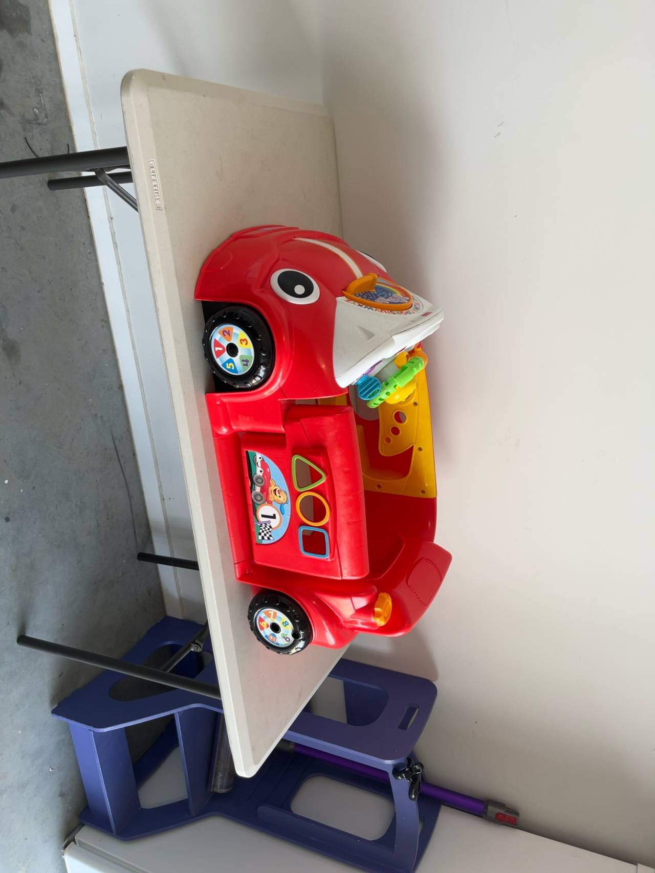 Fisher-Price Laugh & Learn Crawl Around Car Red