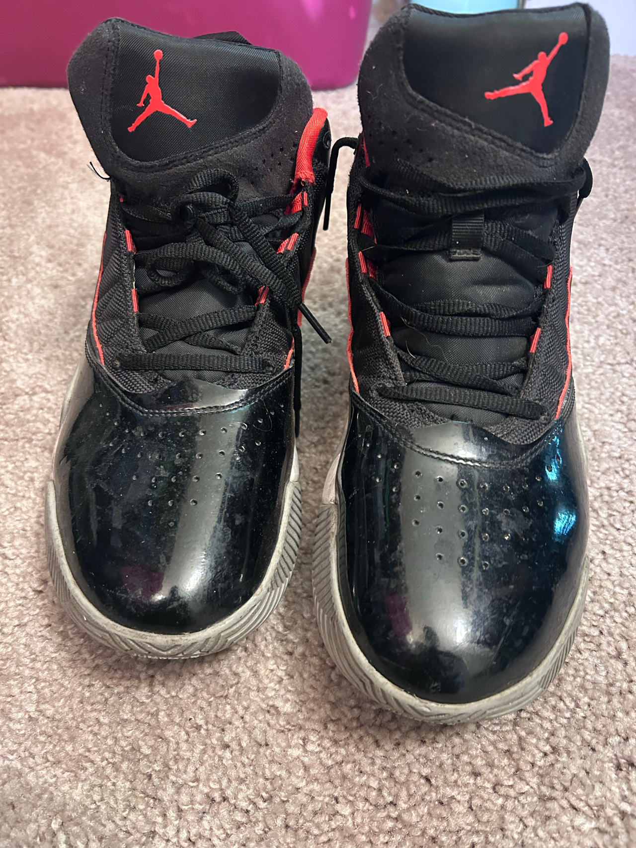 Jordan Max Aura Black Red Grey Size US 9.5 Men