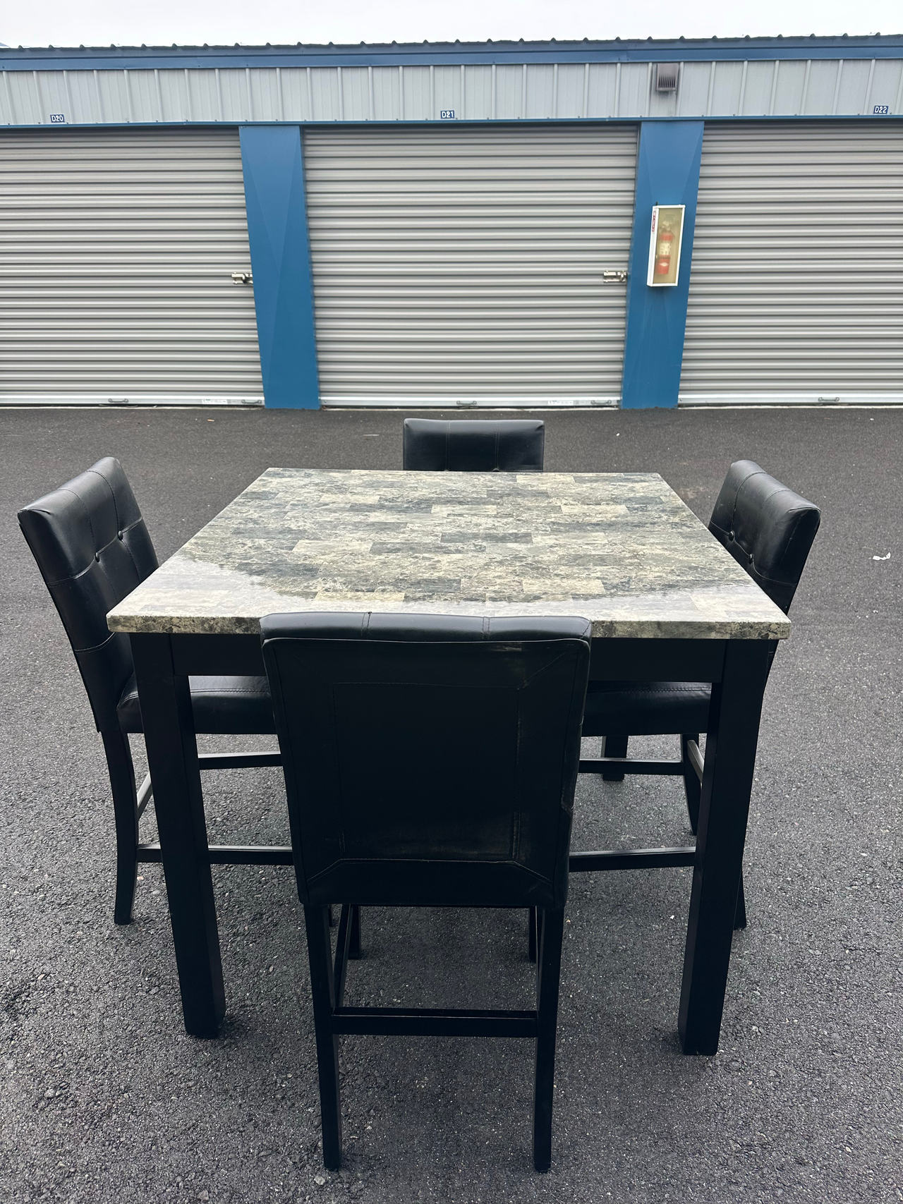 Ashley Furniture Kimonte 5-Piece Counter Height Dining Set