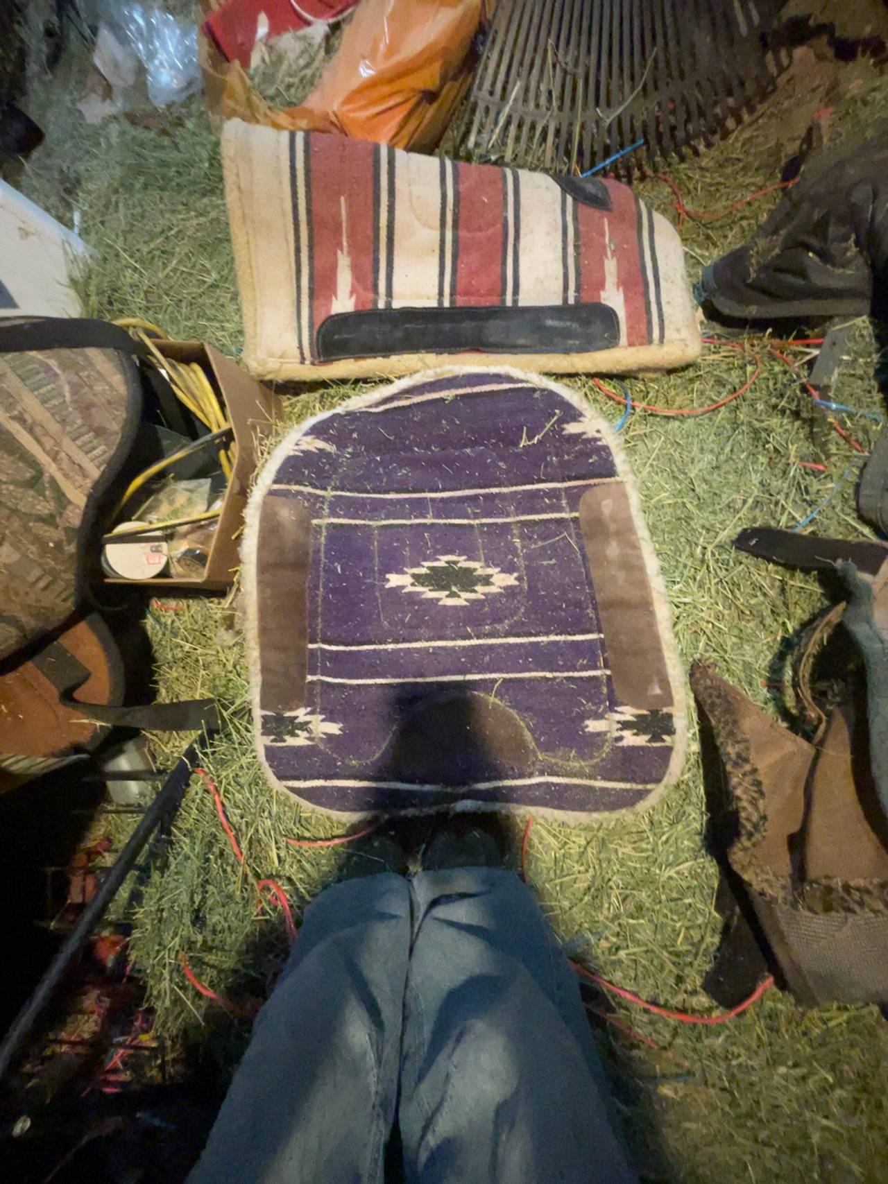 Bona Allen Vintage Leather Western Horse Saddle 2 saddle pads 