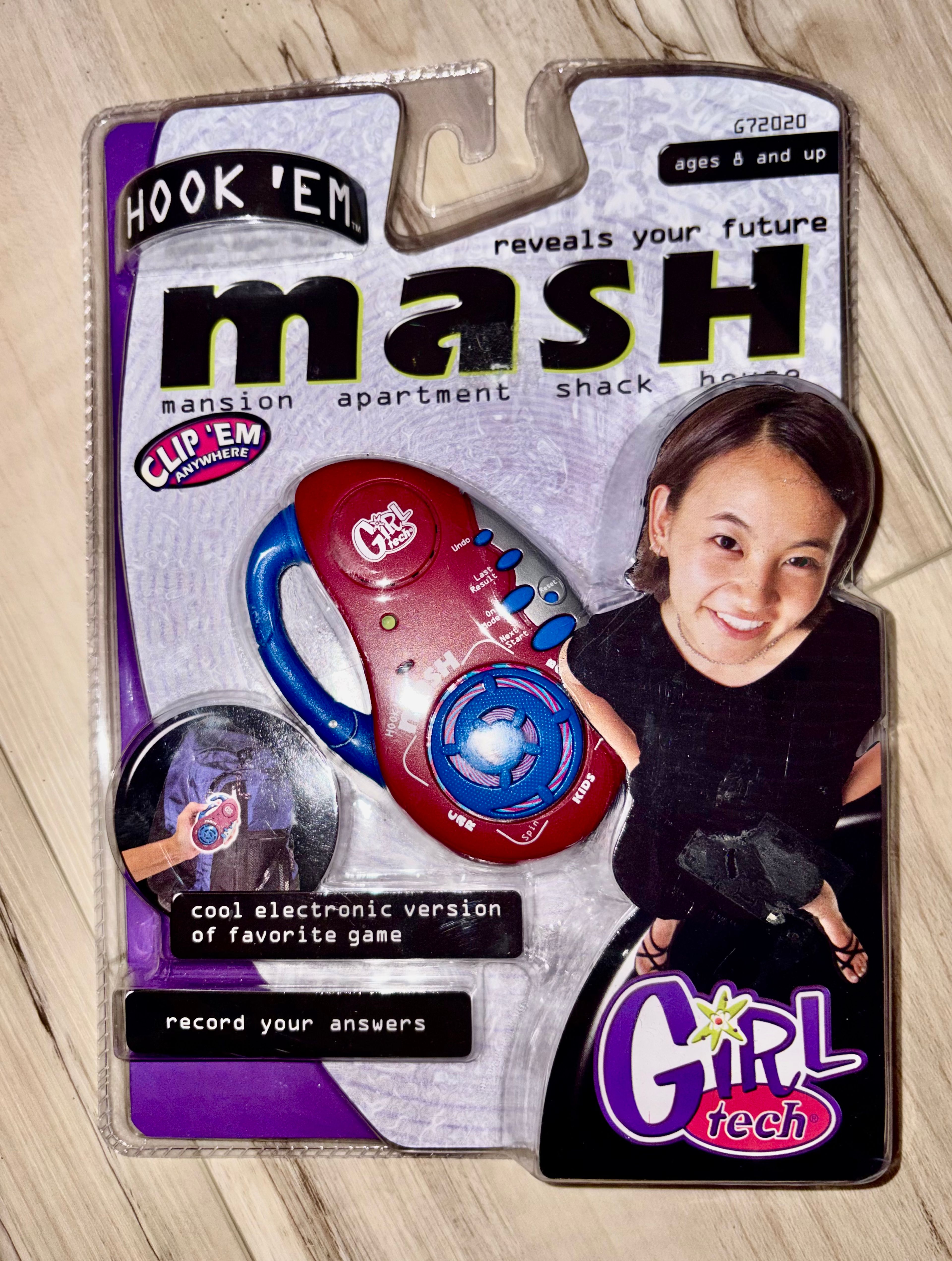 Vintage Girl Tech Hook 'Em MASH Electronic Game