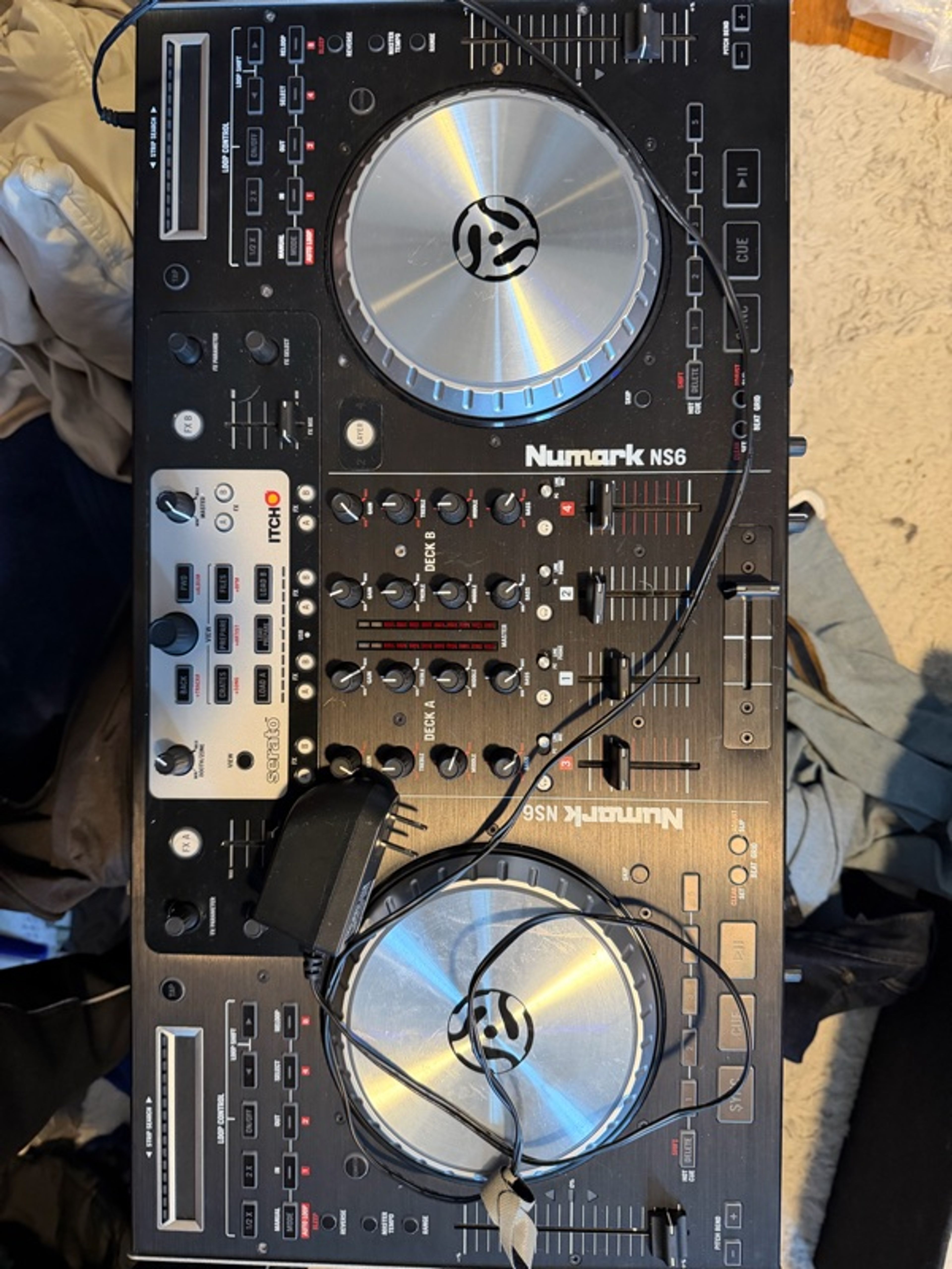 Numark NS6 DJ Controller
