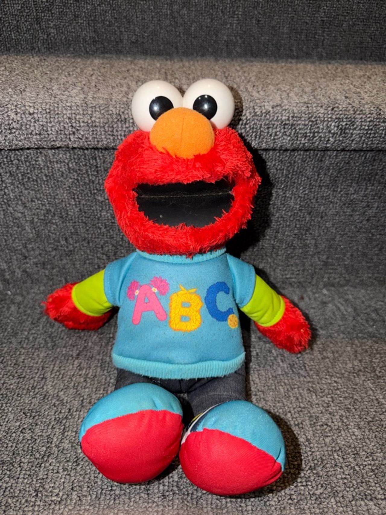 Hasbro Sesame Street Elmo Talking ABC Plush 12-inch
