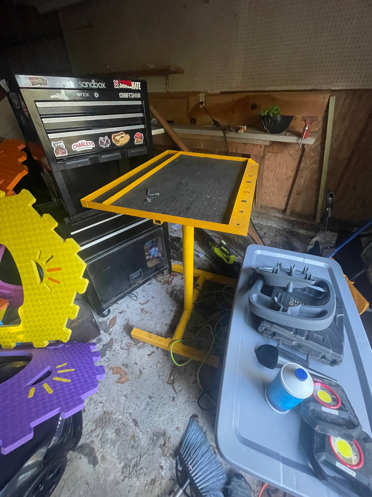 Swivel Shop Stand