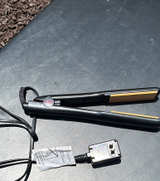 CHI Original 1" Ceramic Hair Straightening Flat Iron - Image 1
