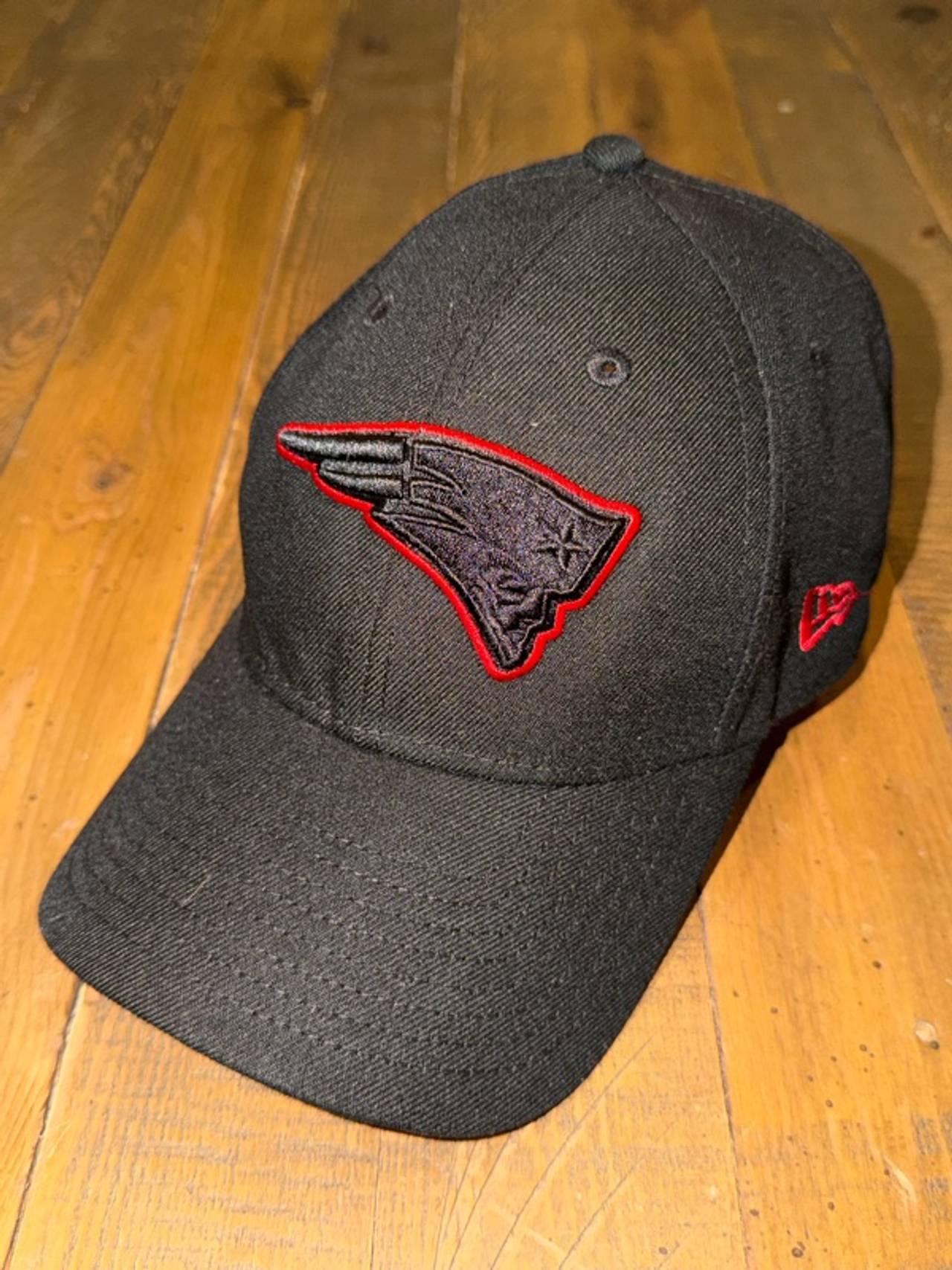 New Era New England Patriots 39THIRTY Black Adjustable Cap One Size 