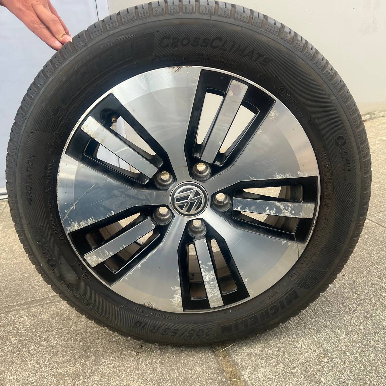 Volkswagen Alloy Wheel with Michelin CrossClimate Tire