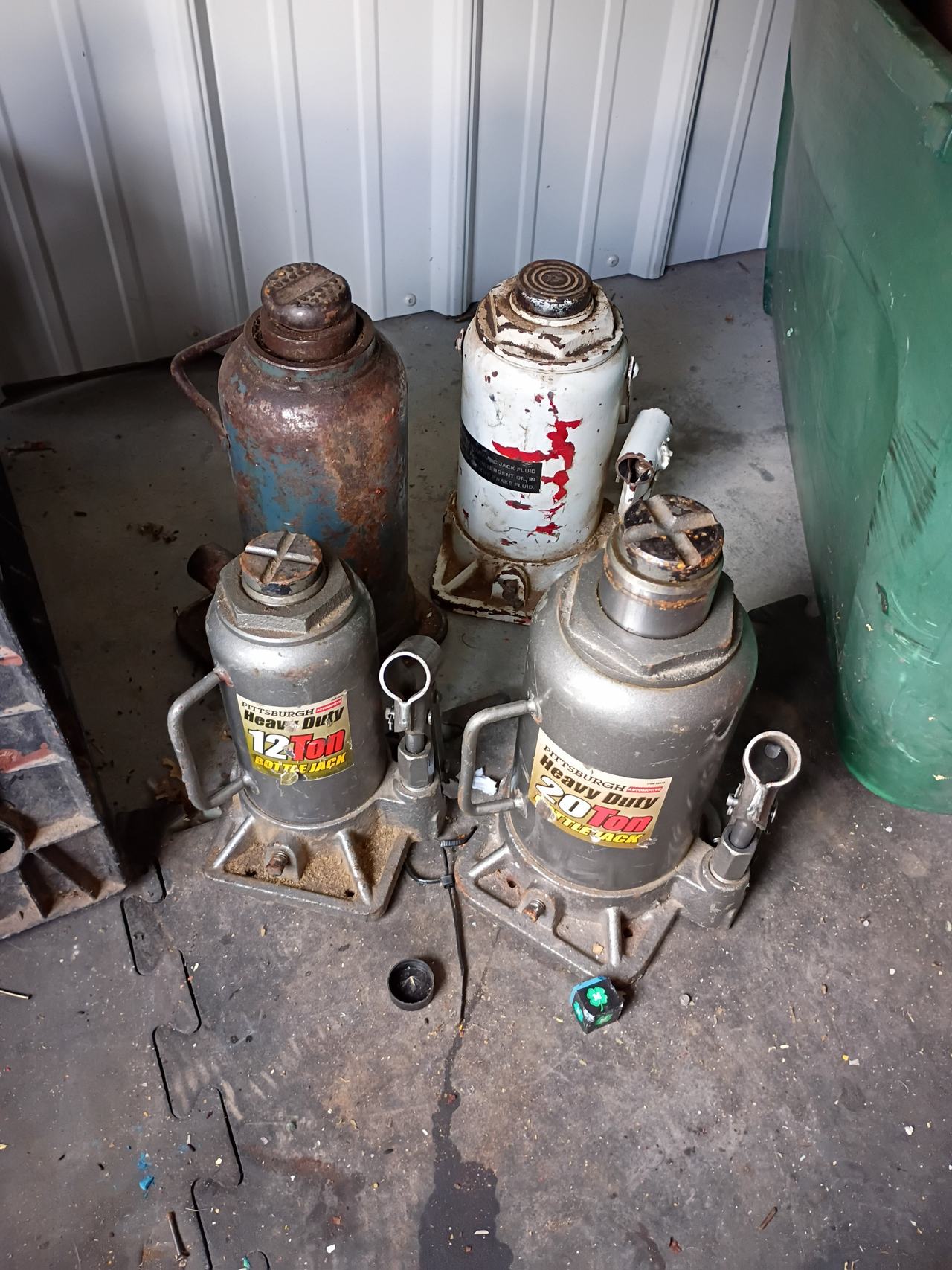 Pittsburgh 20 Ton Heavy Duty Bottle Jack