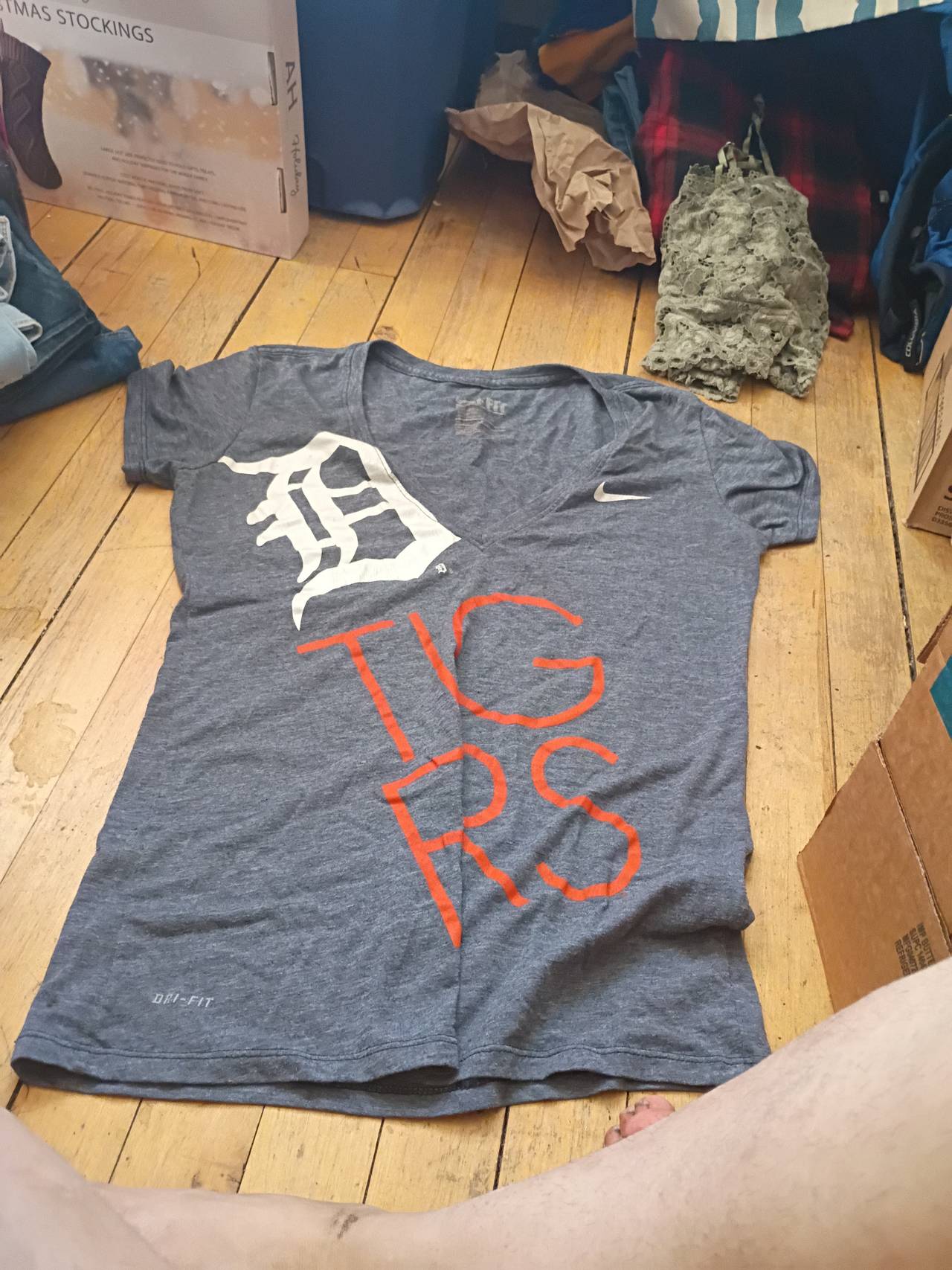 Nike Women's Detroit Tigers Dri-FIT V-Neck T-Shirt