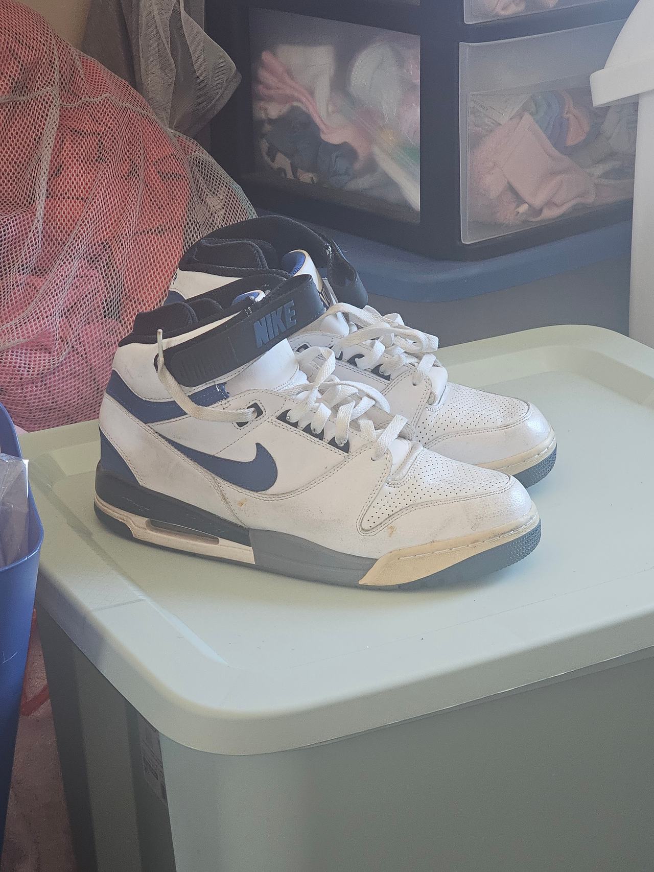 Nike Air Revolution Size 10.5