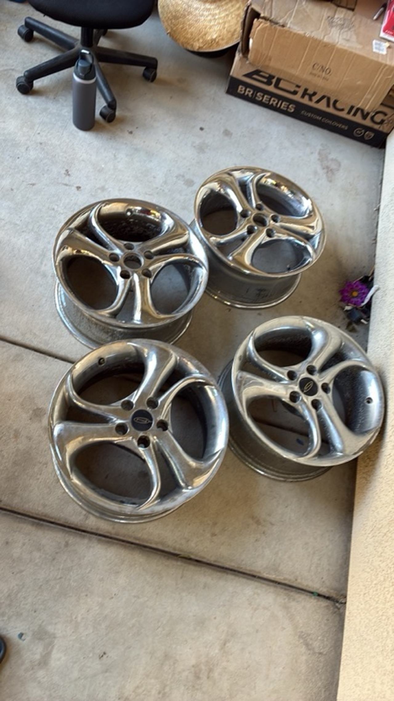 Neeper 17" Chrome Wheel