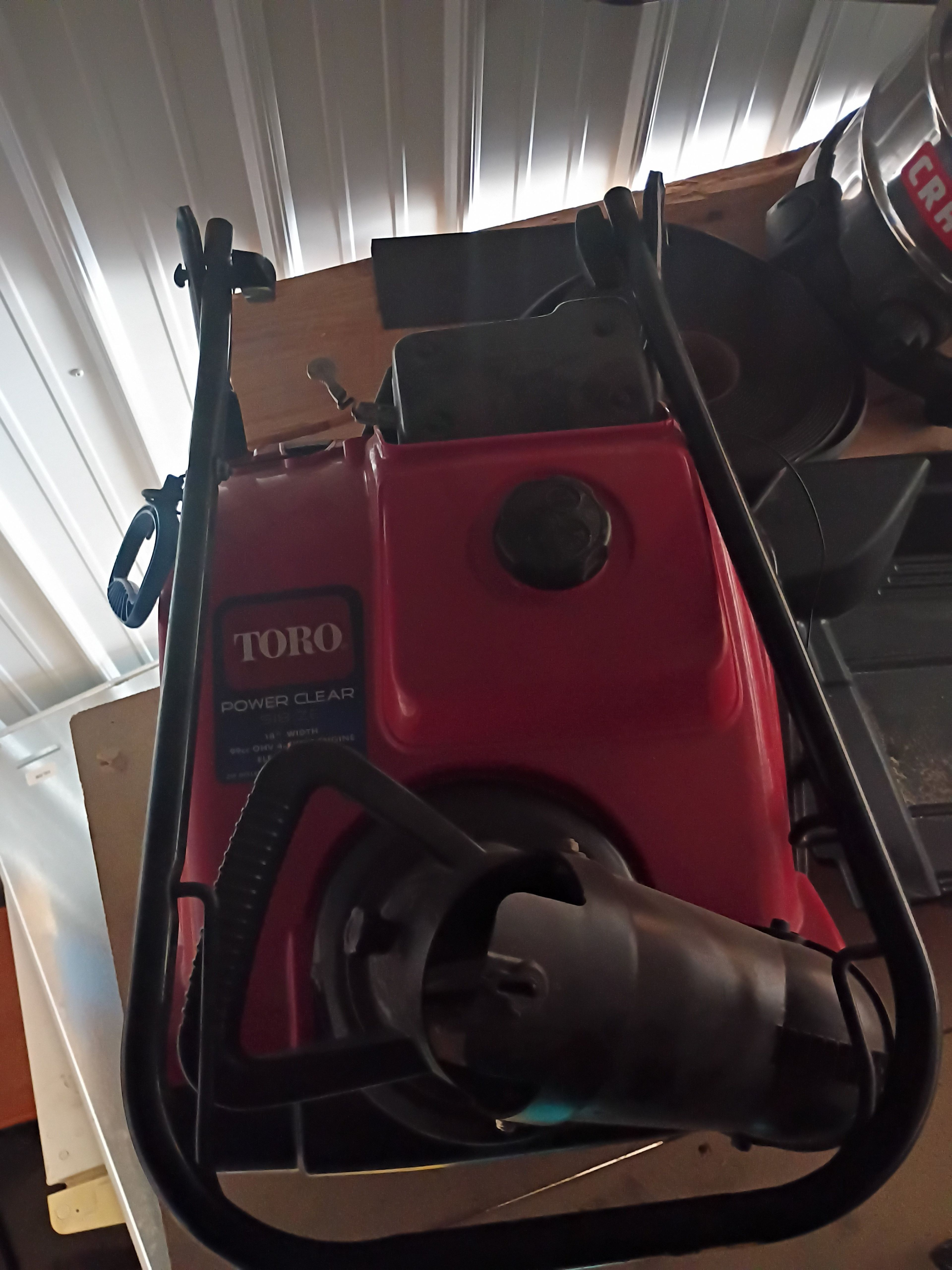 Toro Power Clear 18" Snow Blower - Image 2