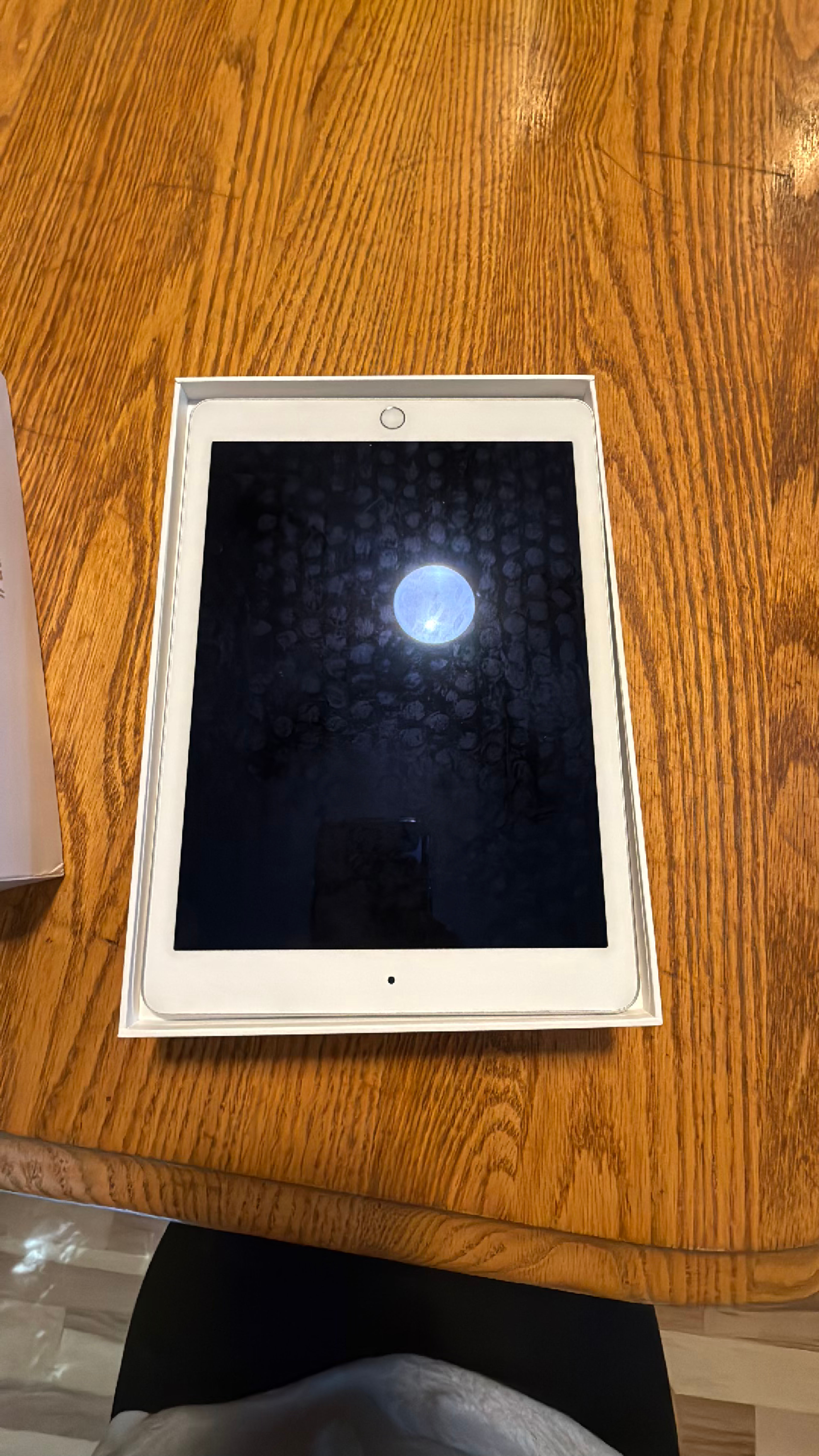 Apple iPad (9th Generation) Wi-Fi - Image 3