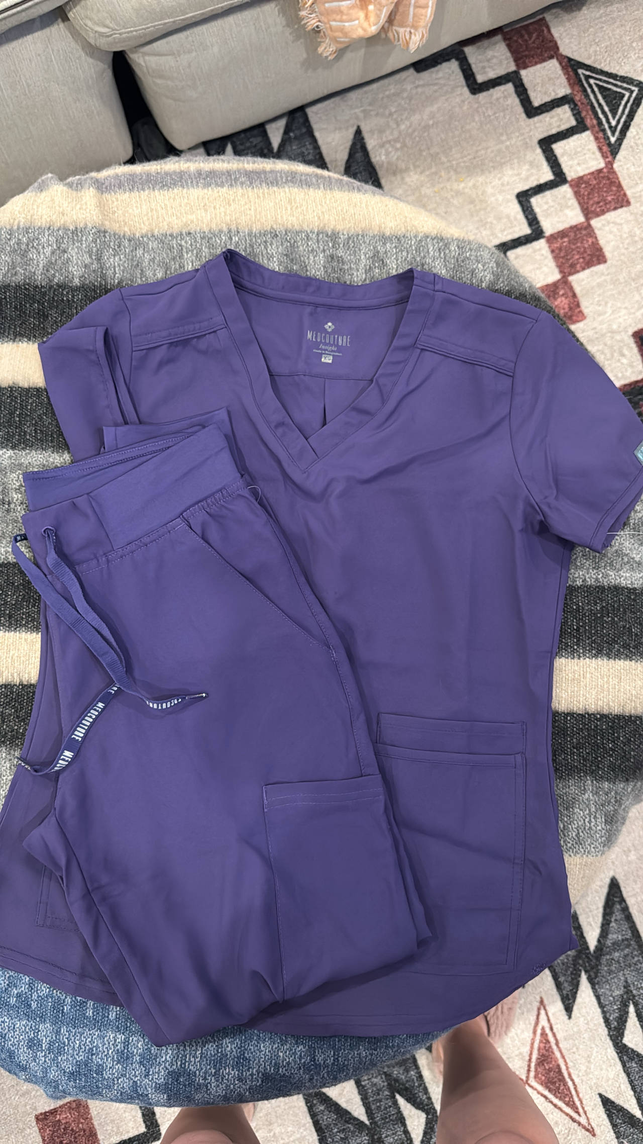 Med Couture Touch Women's Scrub Set