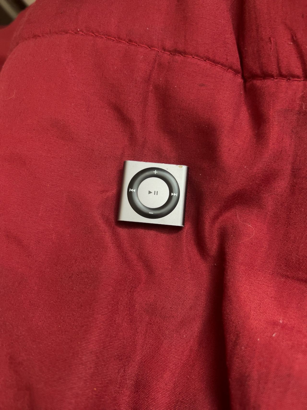 Apple iPod Shuffle 4th Generation Silver