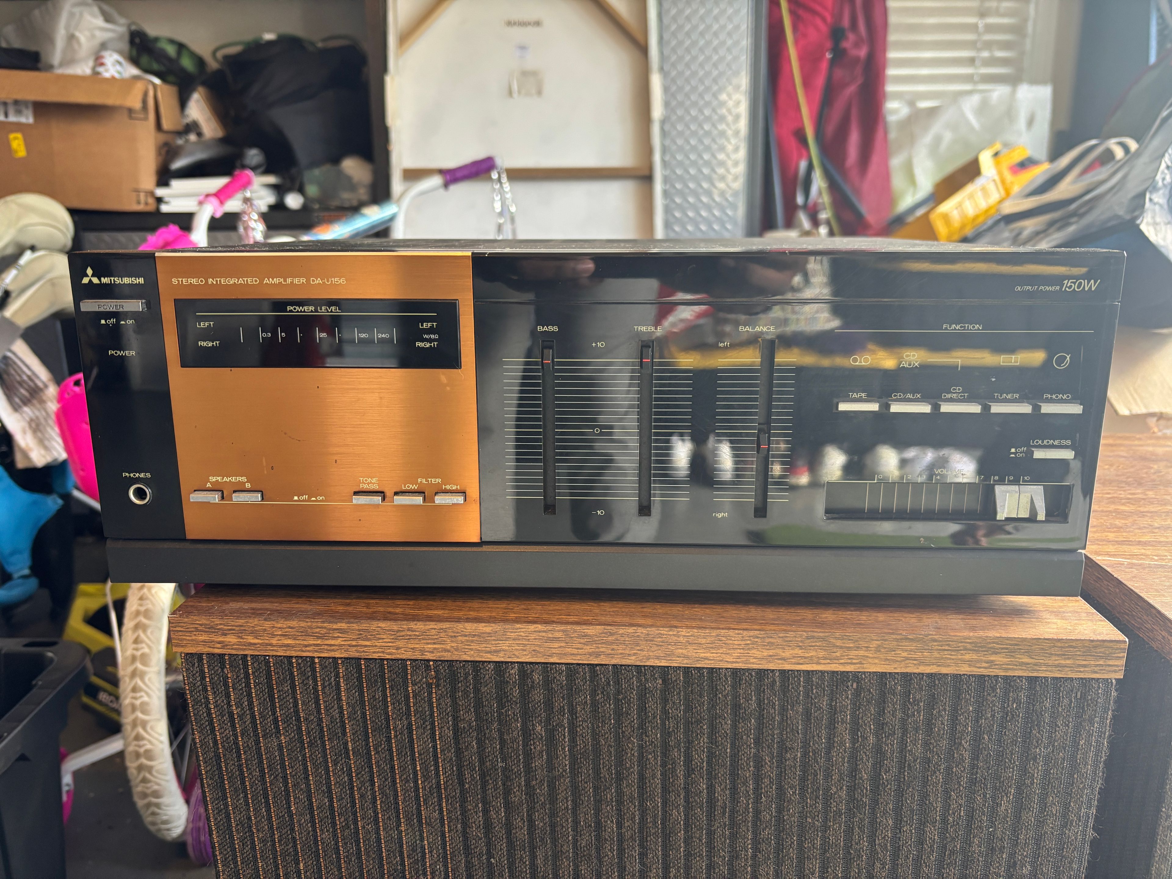 Mitsubishi DA-U156 Stereo Integrated Amplifier - Image 3