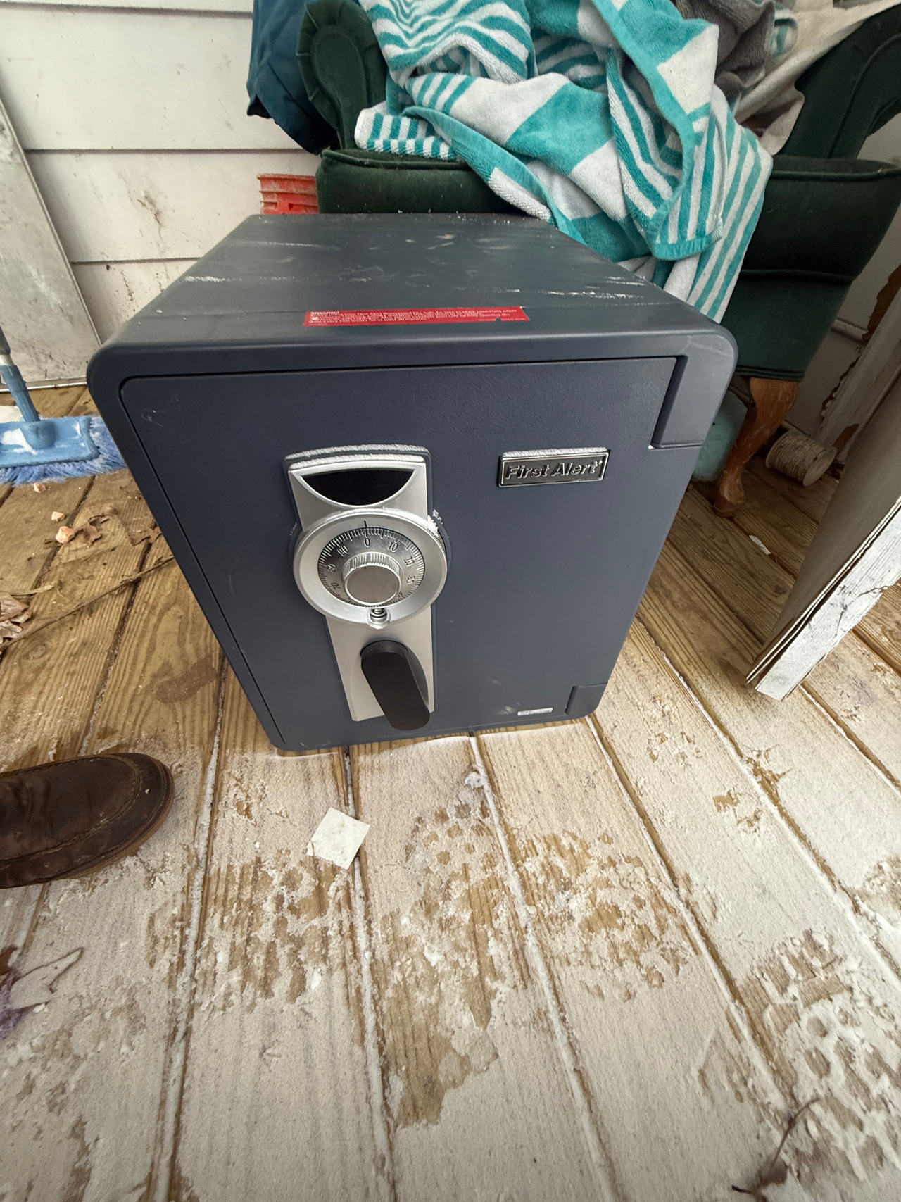 First Alert 2087F Fire-Resistant Safe