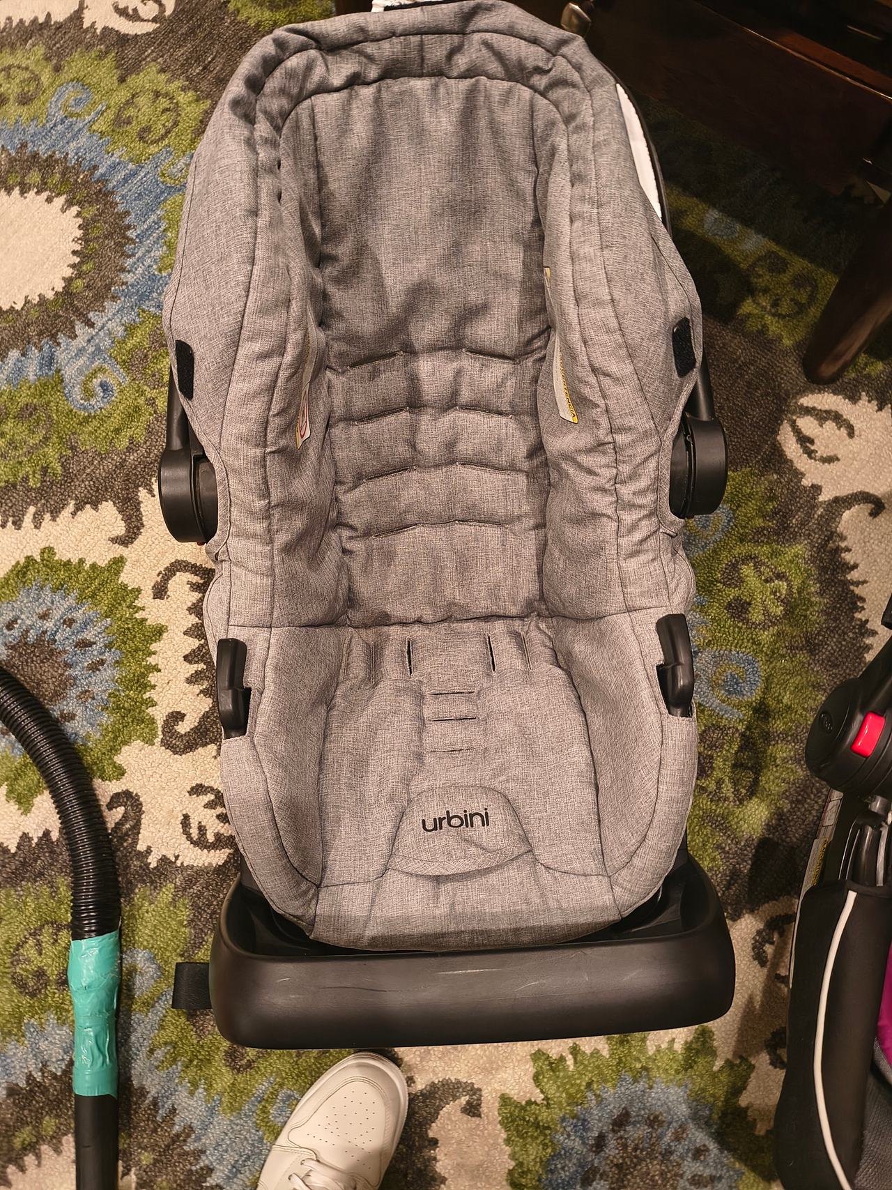Urbini Sonti Infant Car Seat with Base