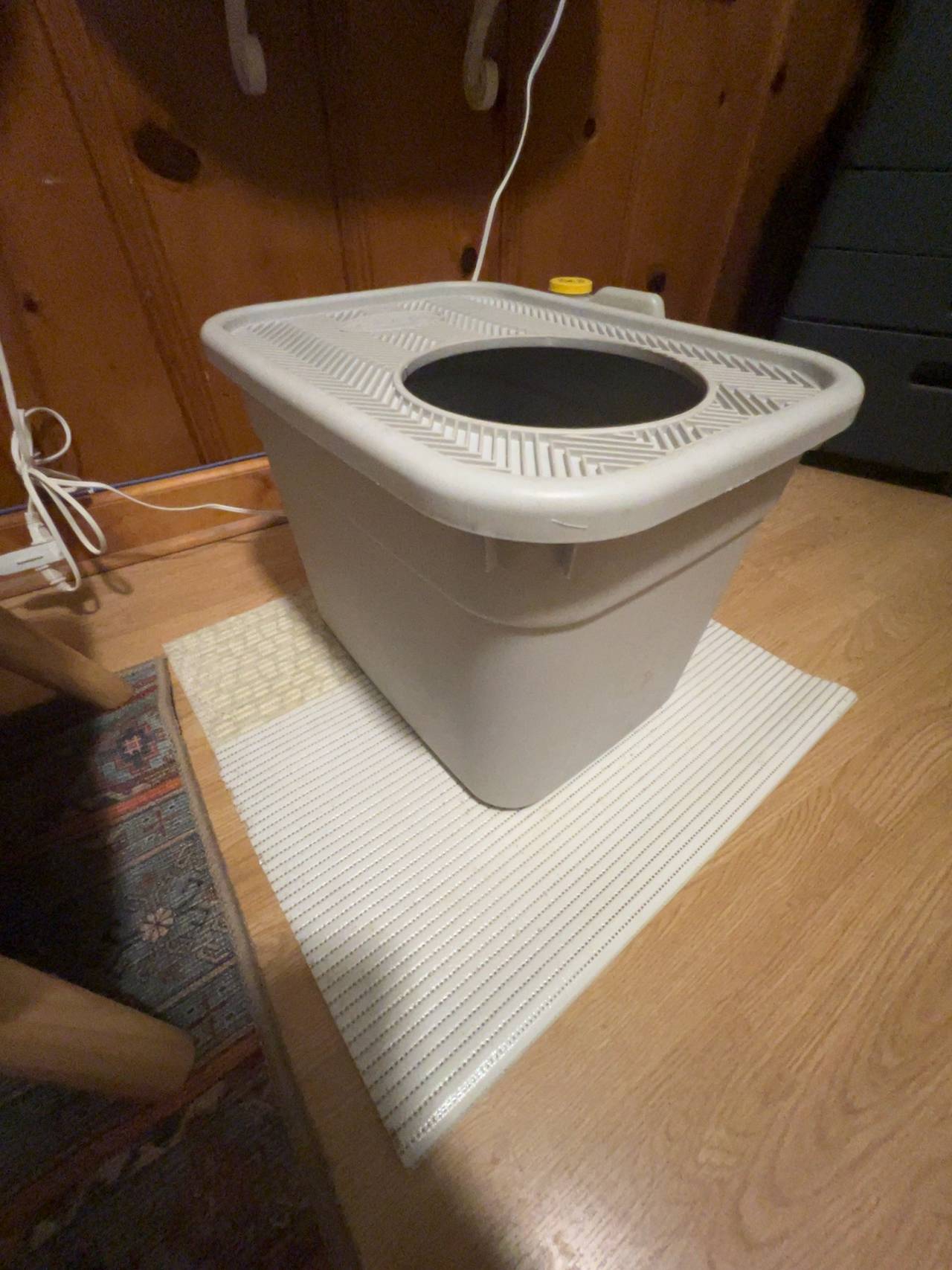 Clevercat Top Entry Litter Box White