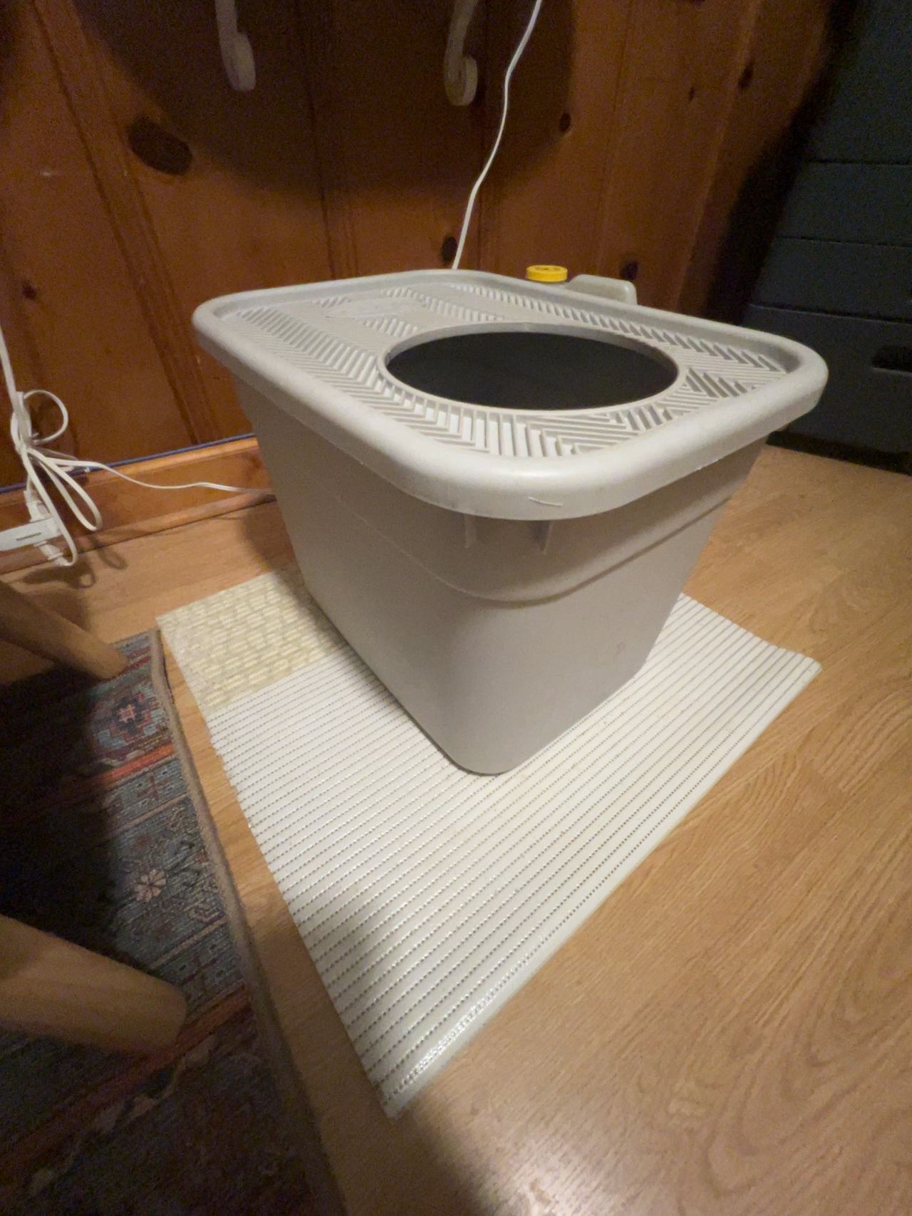 Clevercat Top Entry Litter Box White