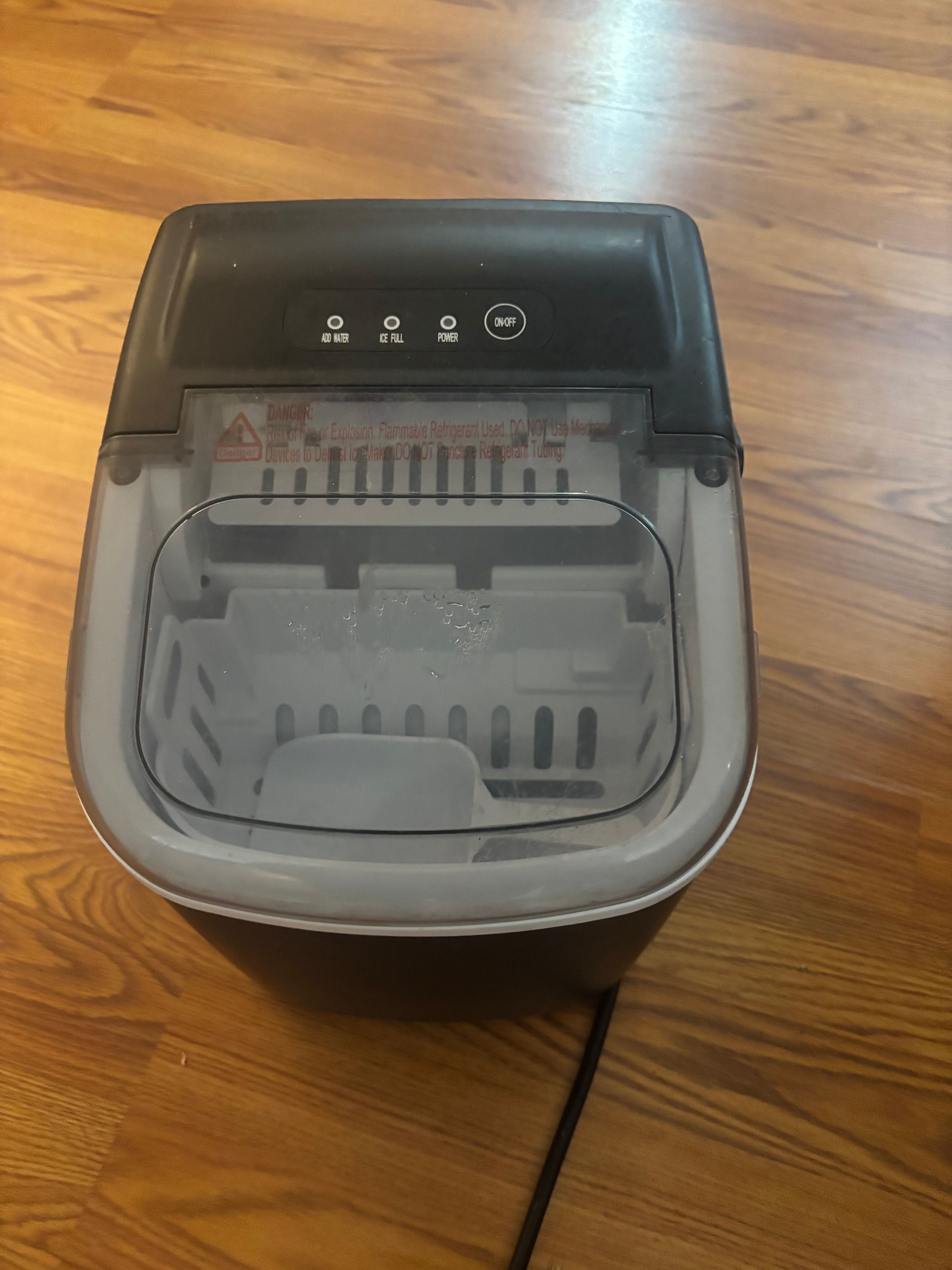 Igloo Automatic Self-Cleaning Portable Electric Countertop Ice Maker Machine - Image 2