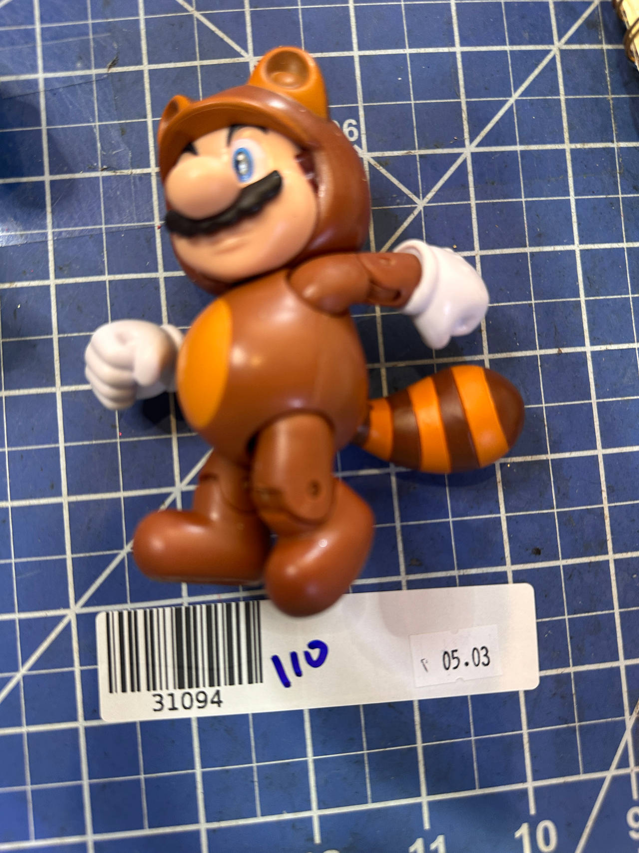 Jakks Pacific World of Nintendo Tanooki Mario 2.5 Inch Figure