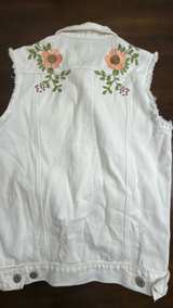 POL Embroidered Distressed Denim Vest medium - Image 6