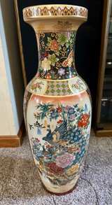 Large Japanese Satsuma Style Peacock Floor Vase - Image 1