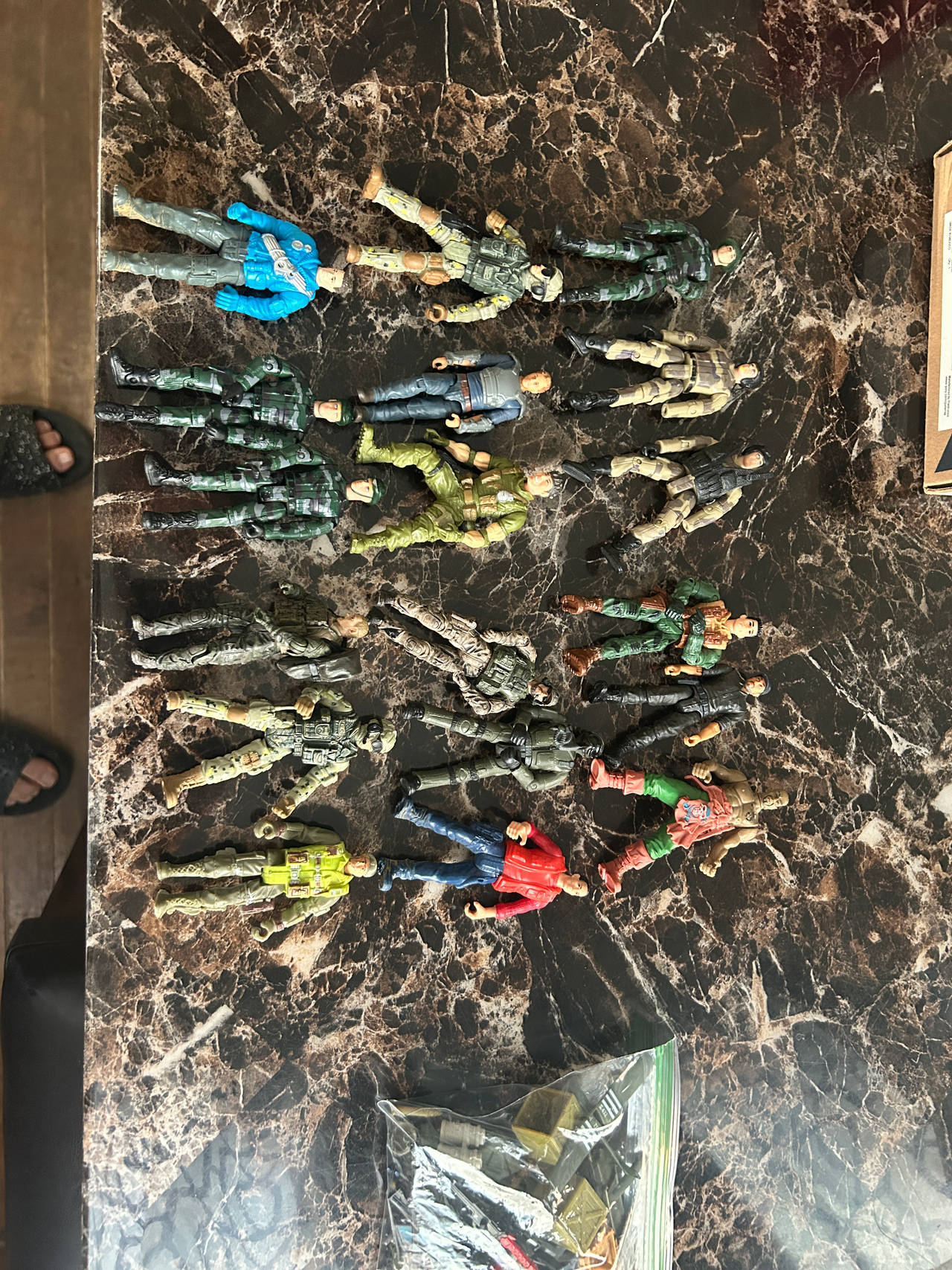 18 Military Action Figures Lot with bag of weapons included 