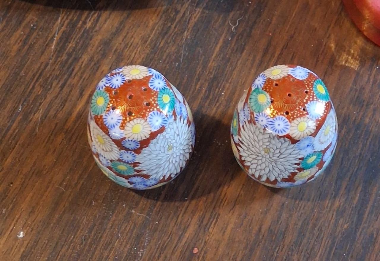 Vintage Kutani Japanese Porcelain Salt and Pepper Shakers