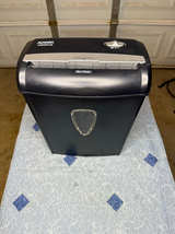 Aurora AS890C Paper Shredder - Image 1