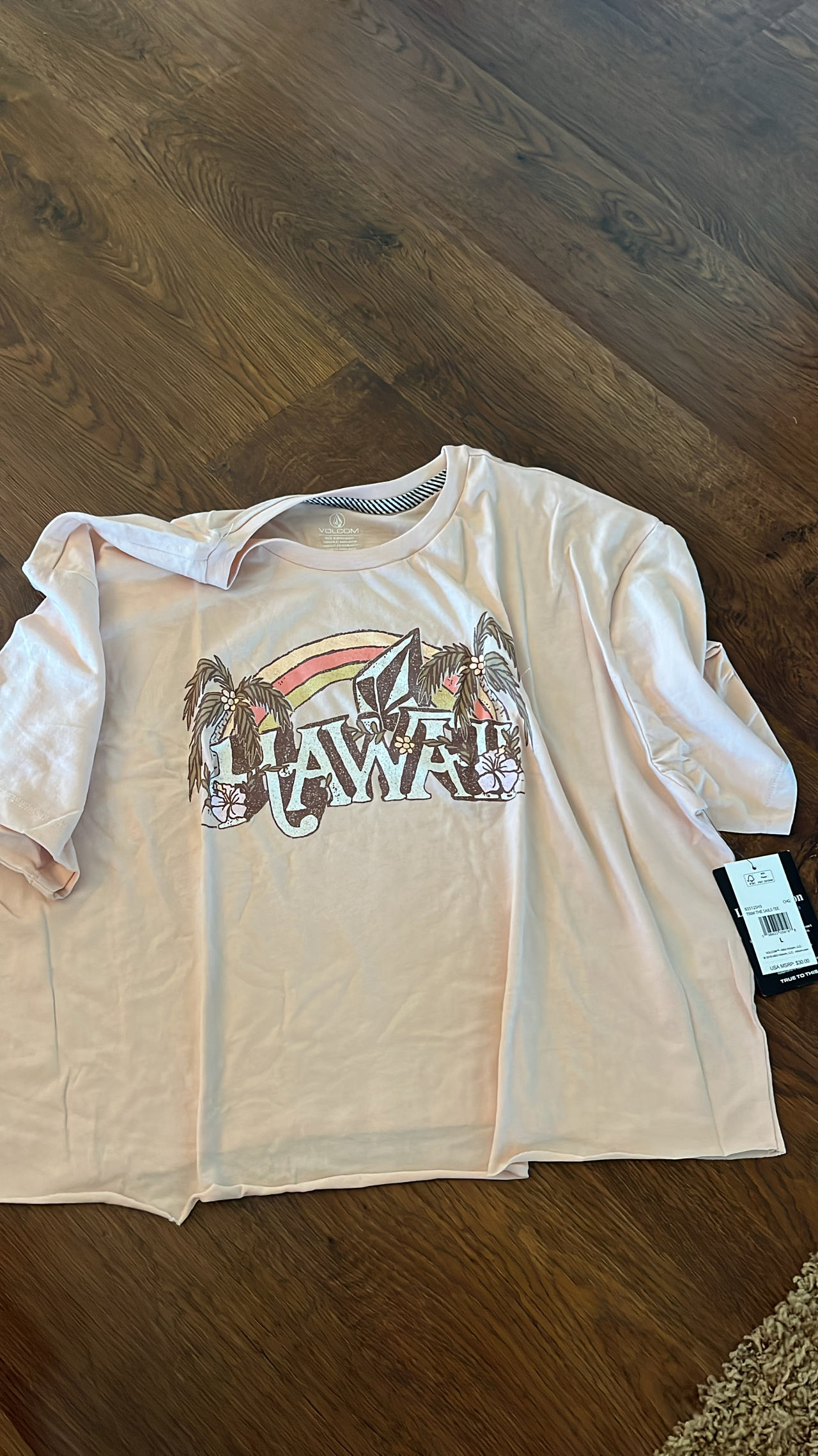 New with tags Volcom Hawaii Graphic Crop T-Shirt medium