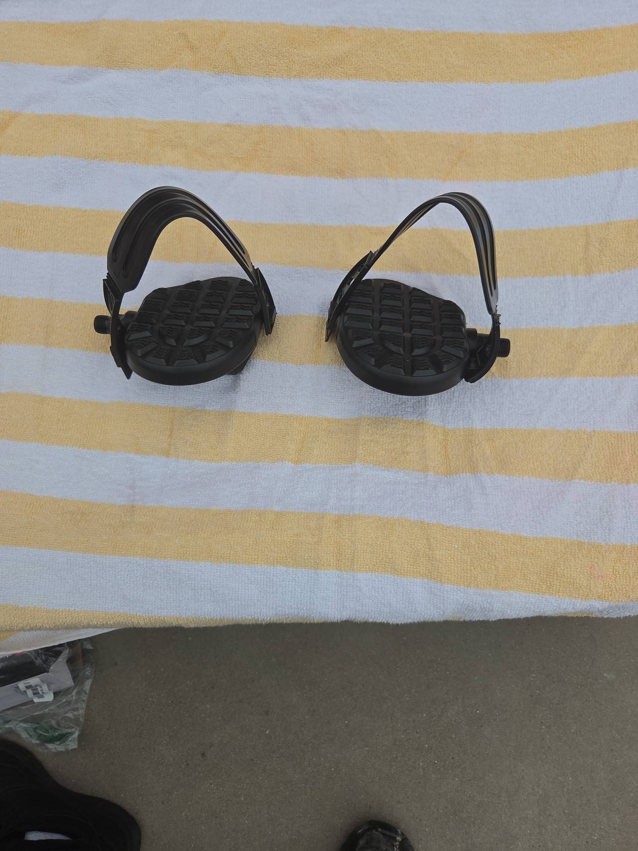 Exercise Bike Pedals with Adjustable Straps