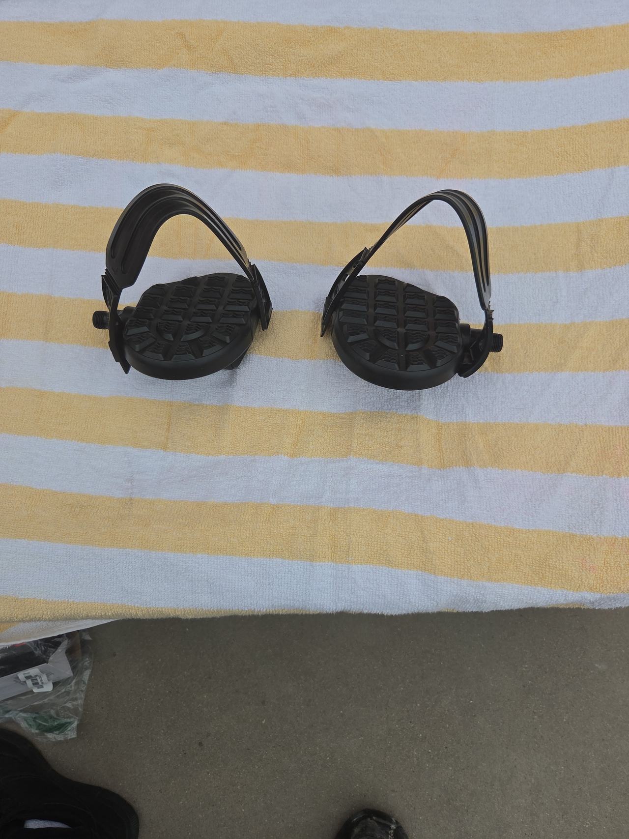 Exercise Bike Pedals with Adjustable Straps