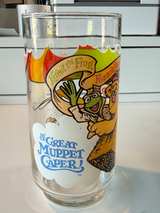 1981 McDonald's The Great Muppet Caper Kermit & Fozzie Glass - Image 5