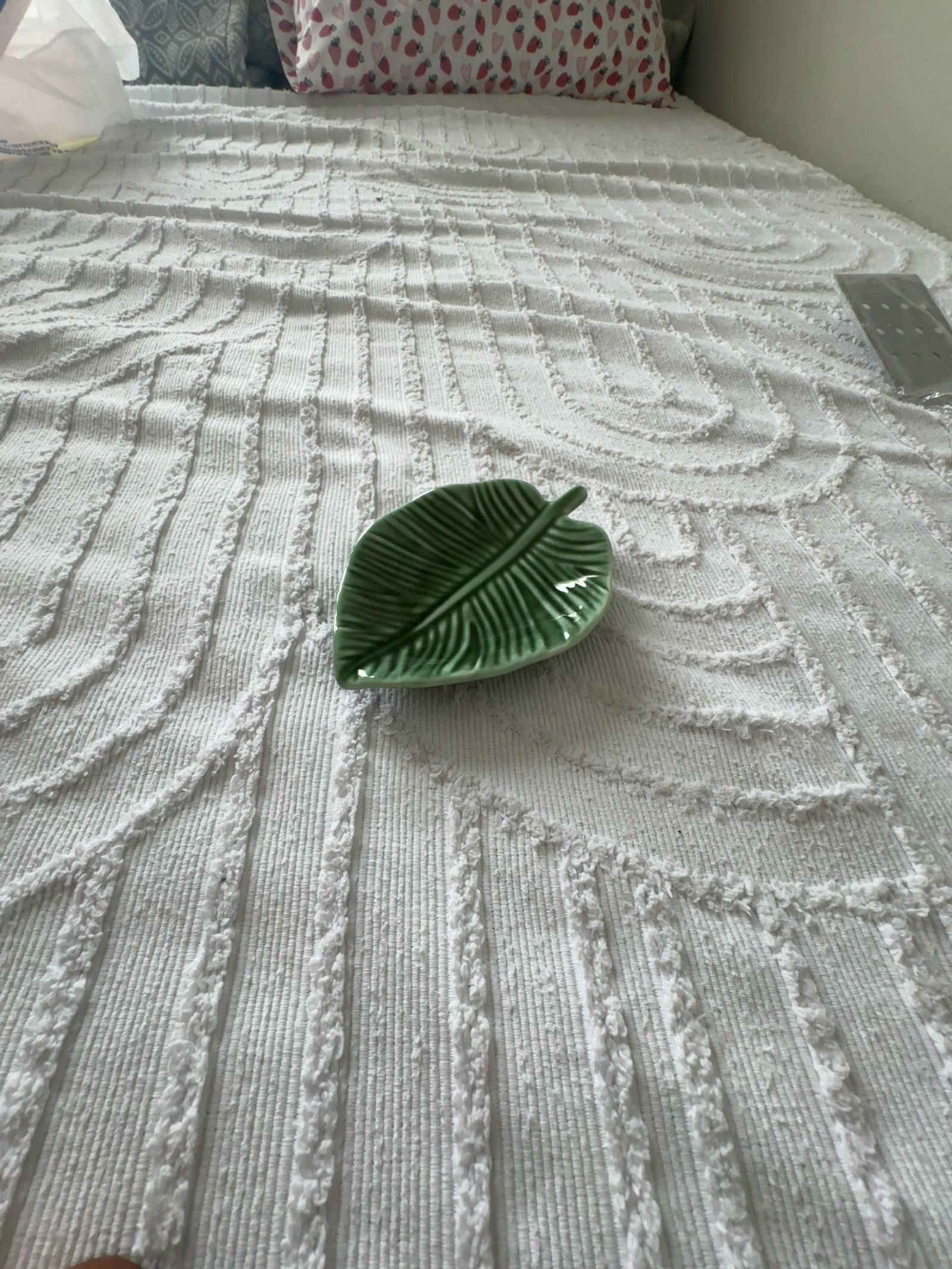 Green Leaf Ceramic Jewelry Dish