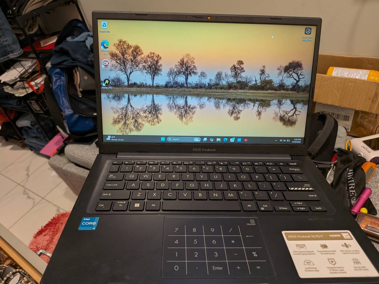 ASUS Vivobook 14 F1404 Laptop 1tb memory  and 24gb ddr4, 12th gen i3 MAKEOFFER