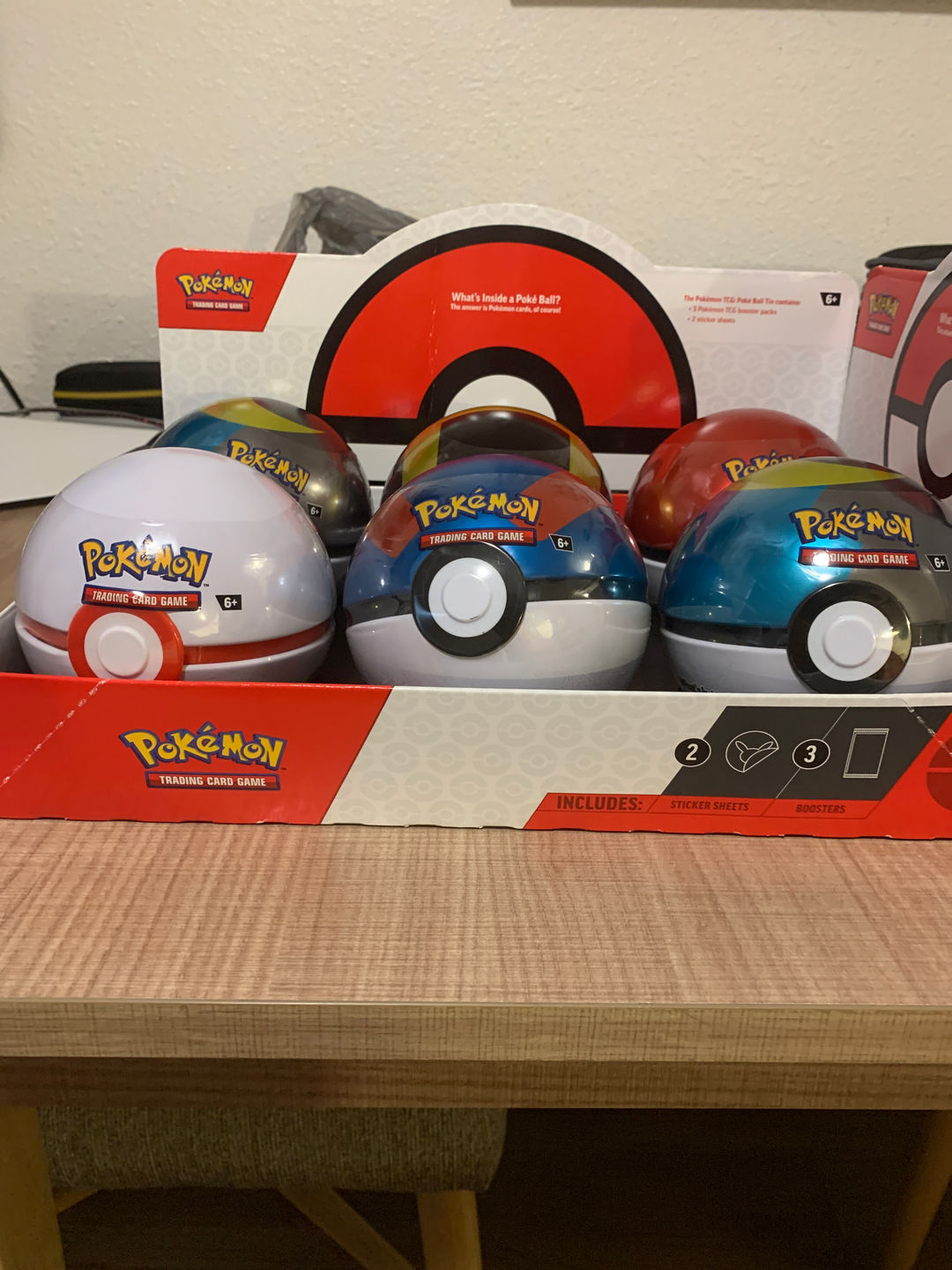Pokémon Trading Card Game Poké Ball Tin