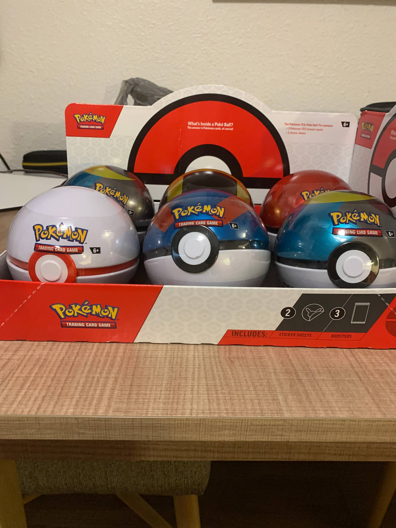 Pokémon Trading Card Game Poké Ball Tin