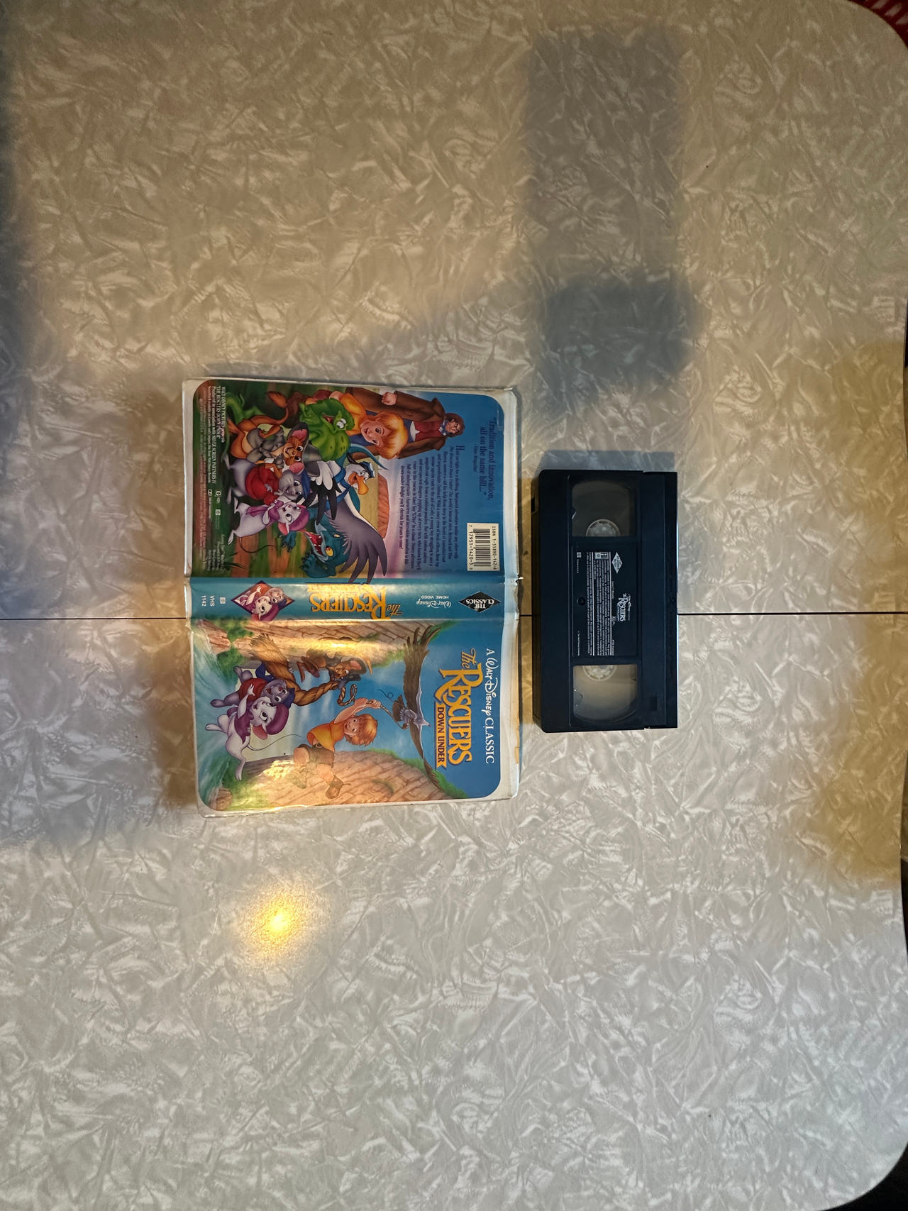 The Rescuers Down Under VHS (Walt Disney Classics)