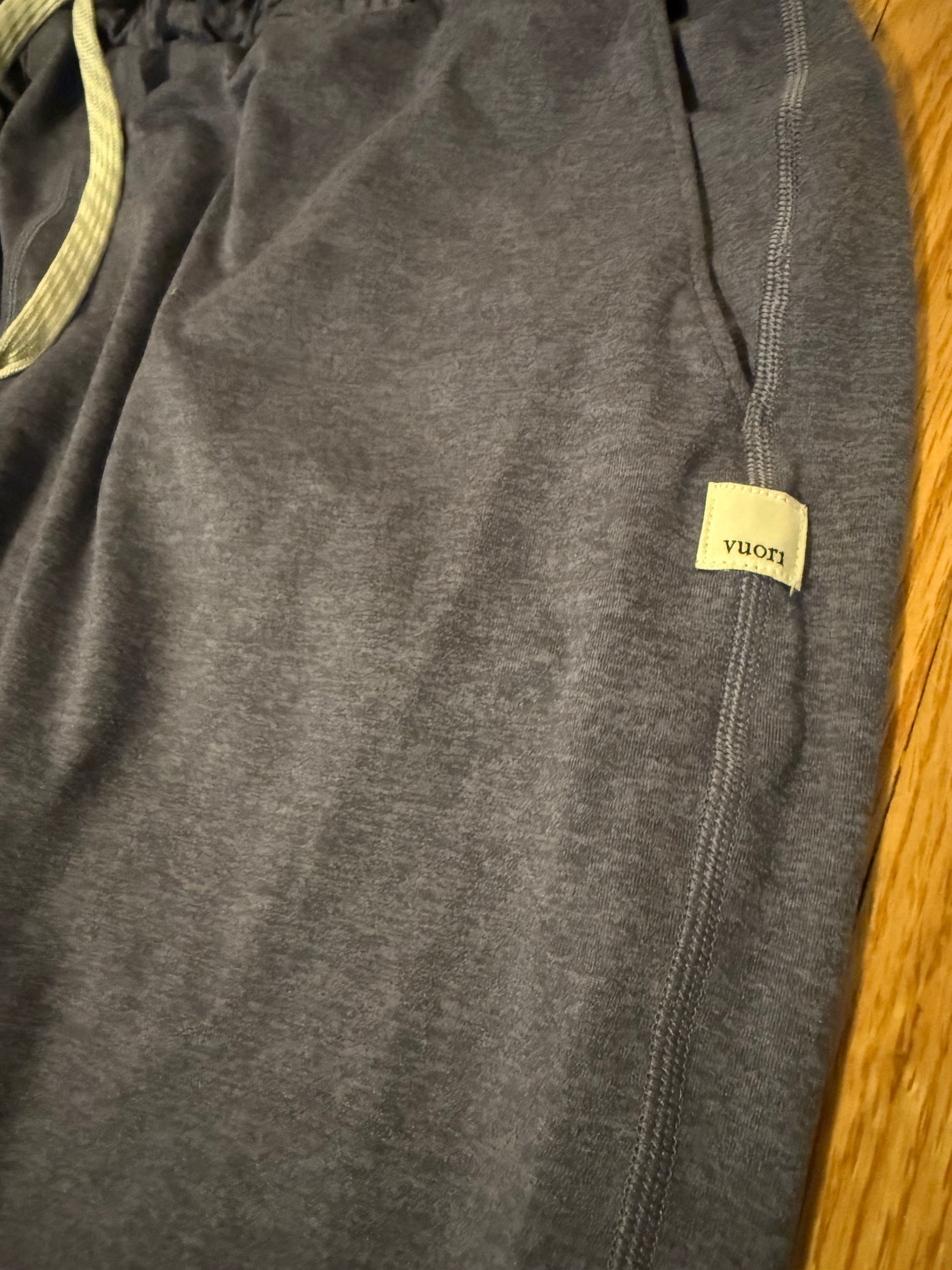 Vuori Jogger Pants - Size M - Image 2