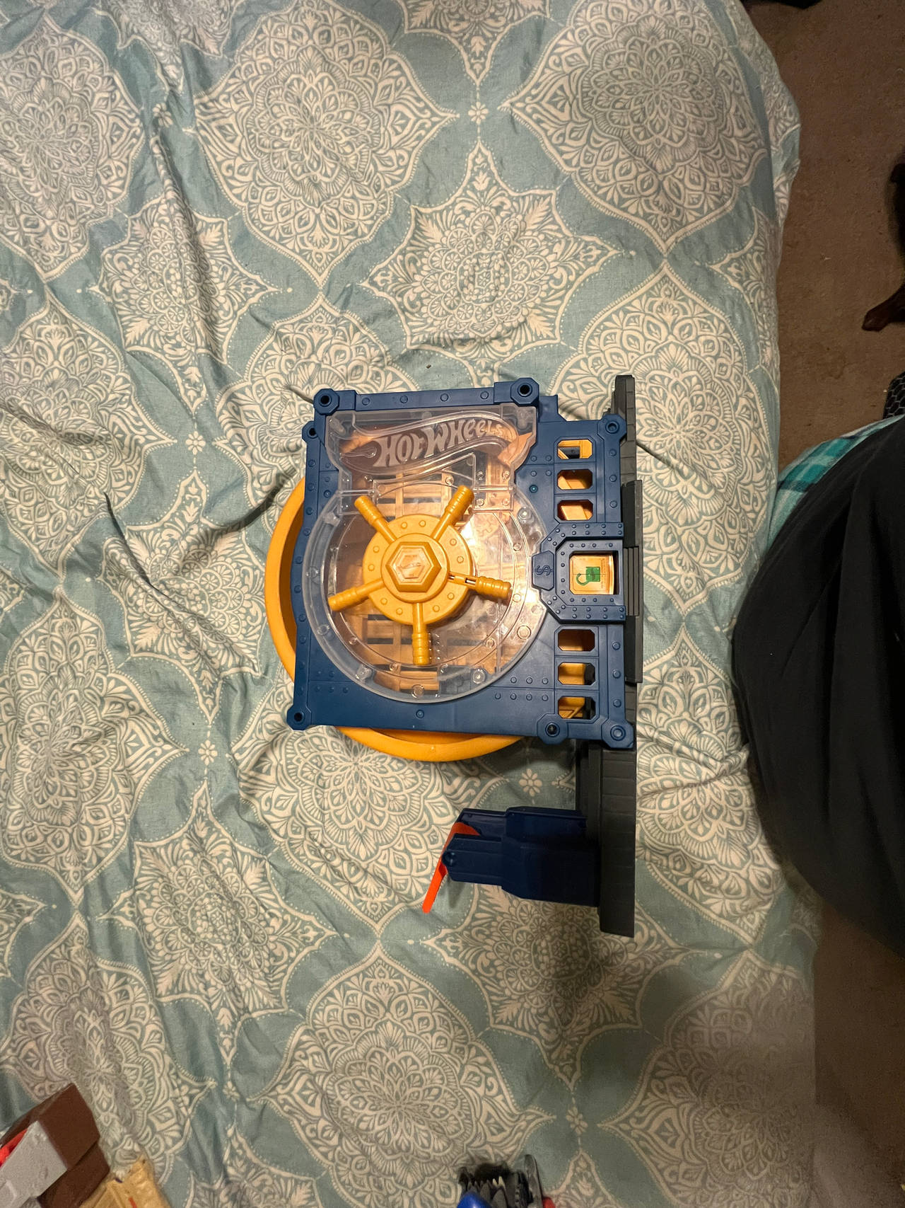 Hot Wheels vault bank hot wheels city 