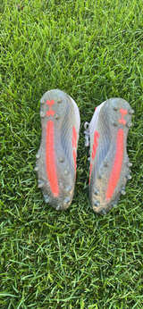 Under Armour Soccer Cleats Women's Size 9 - Image 5