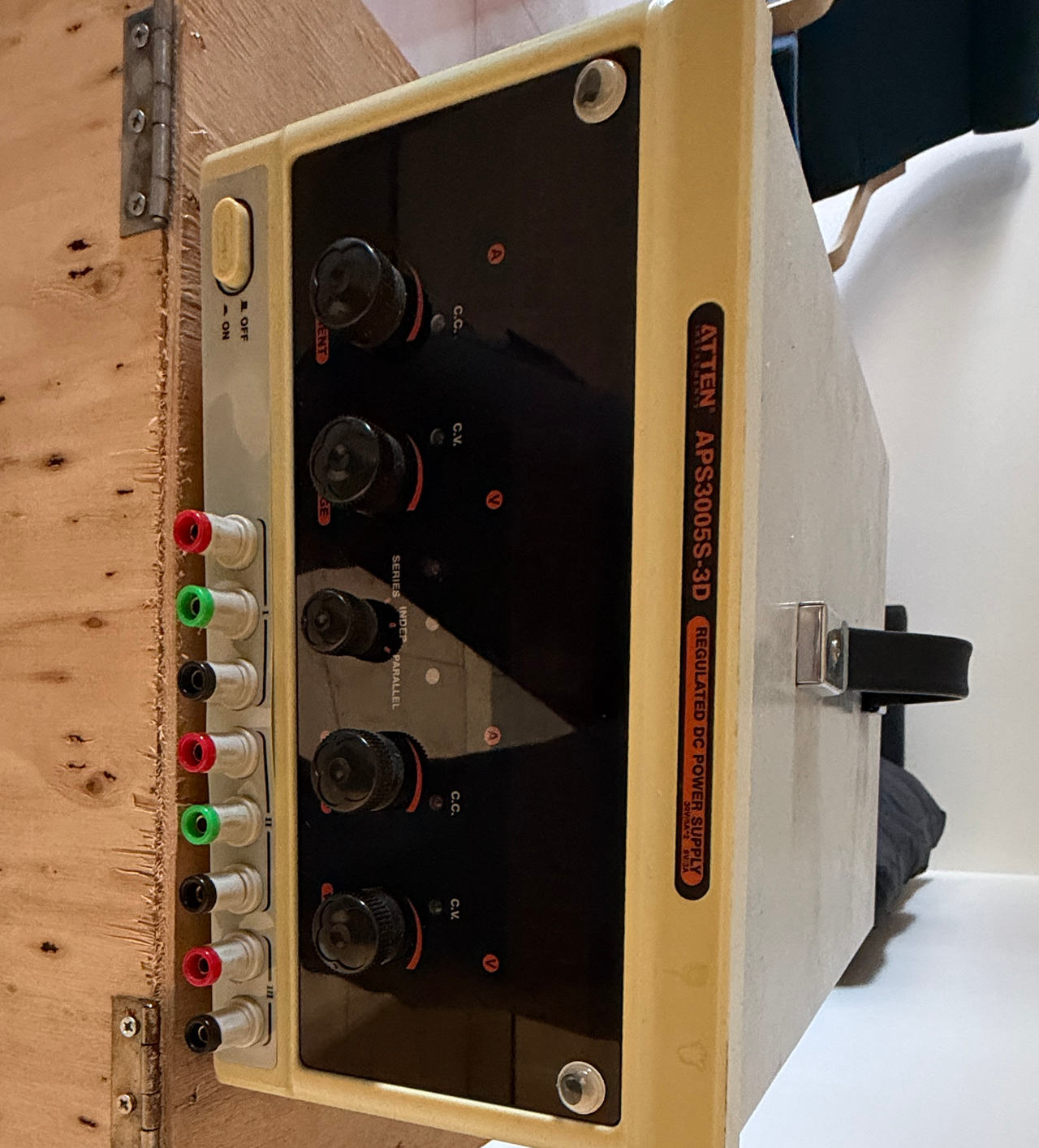 Atten APS3005S-3D Regulated DC Power Supply