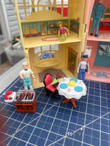 Fisher-Price Sweet Streets Beauty Salon/Pet Store vtg dollhouse playset 162-43 - Image 1