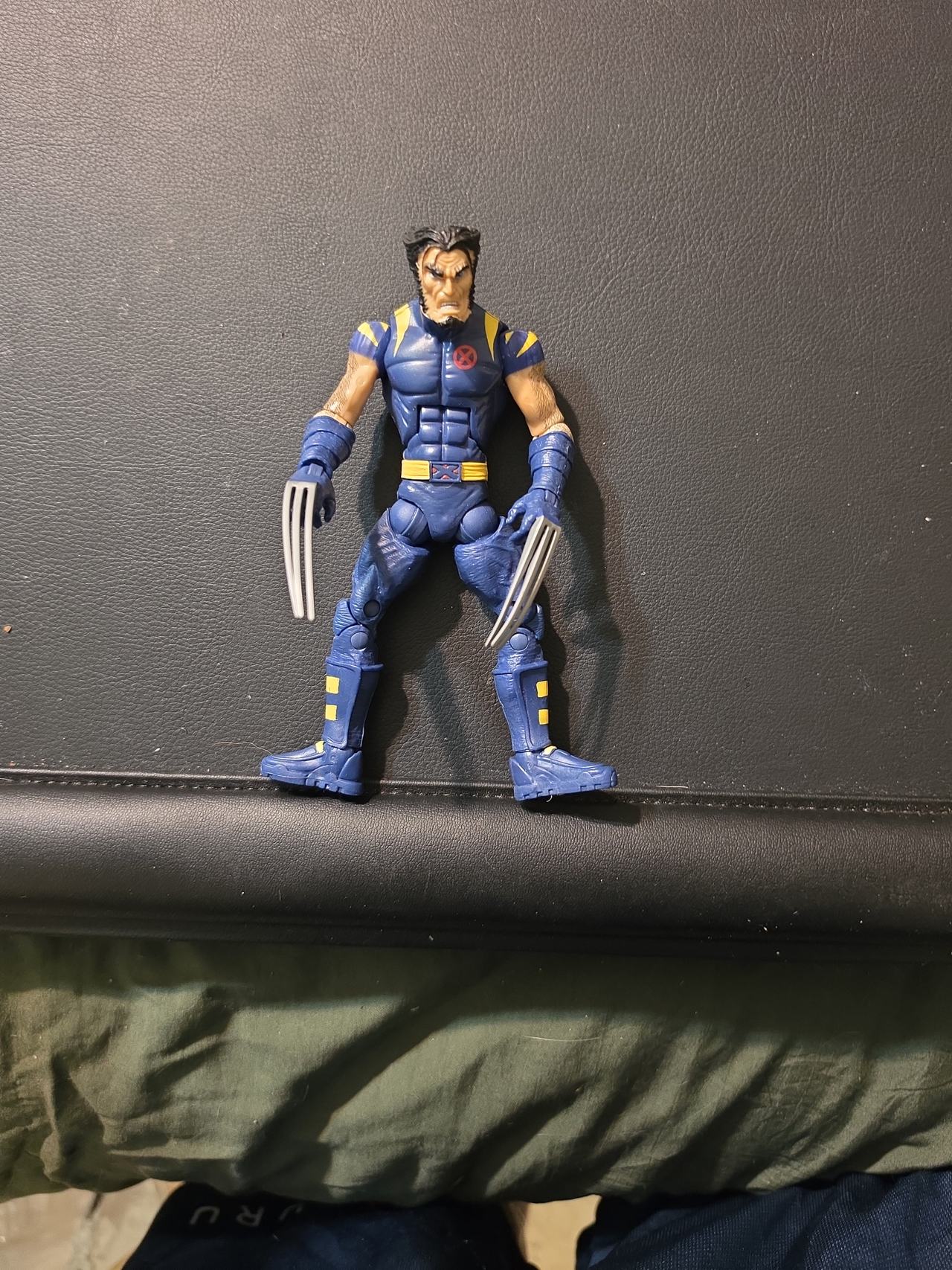 Toy Biz Marvel Legends Astonishing X-Men Wolverine Action Figure