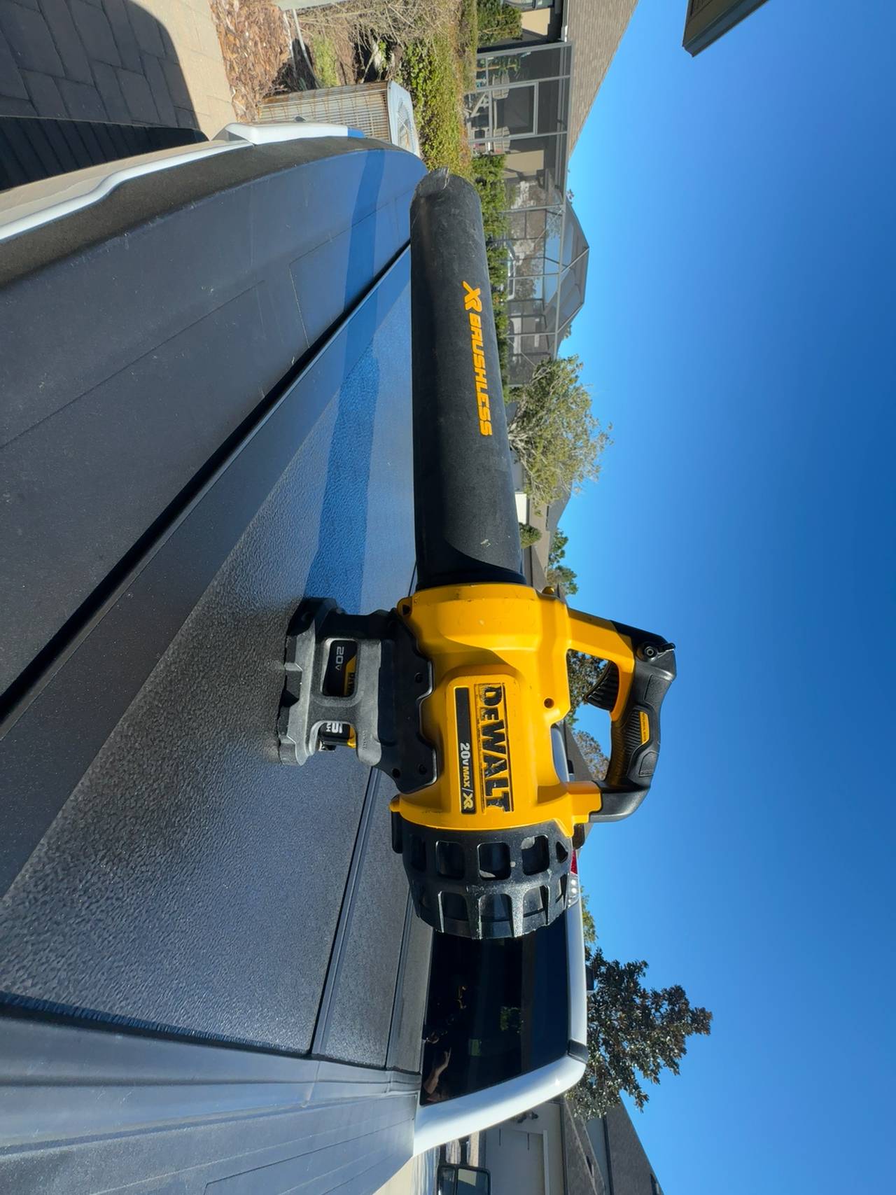 Used no battery or charger DeWalt 20V MAX Cordless Leaf Blower