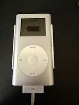 iPod Mini 1st Gen 4GB with charger wall brick and cable. Tested - Image 3